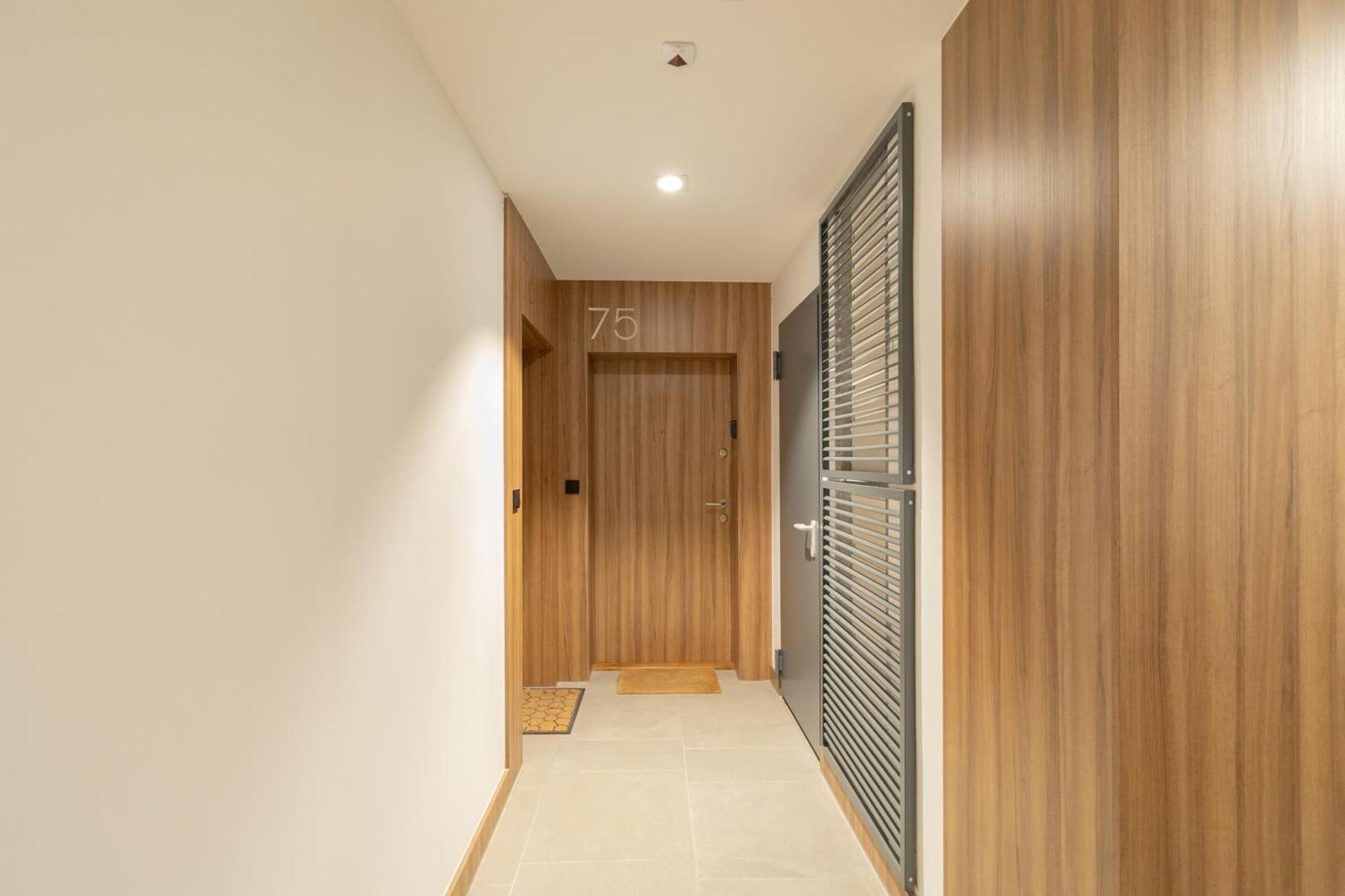 Glow Apartments, Bastion Walowa Stare *