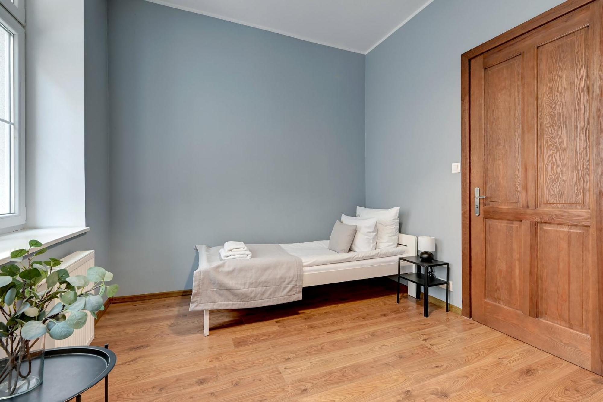 Center, Art House & Family By Downtown Apartment *