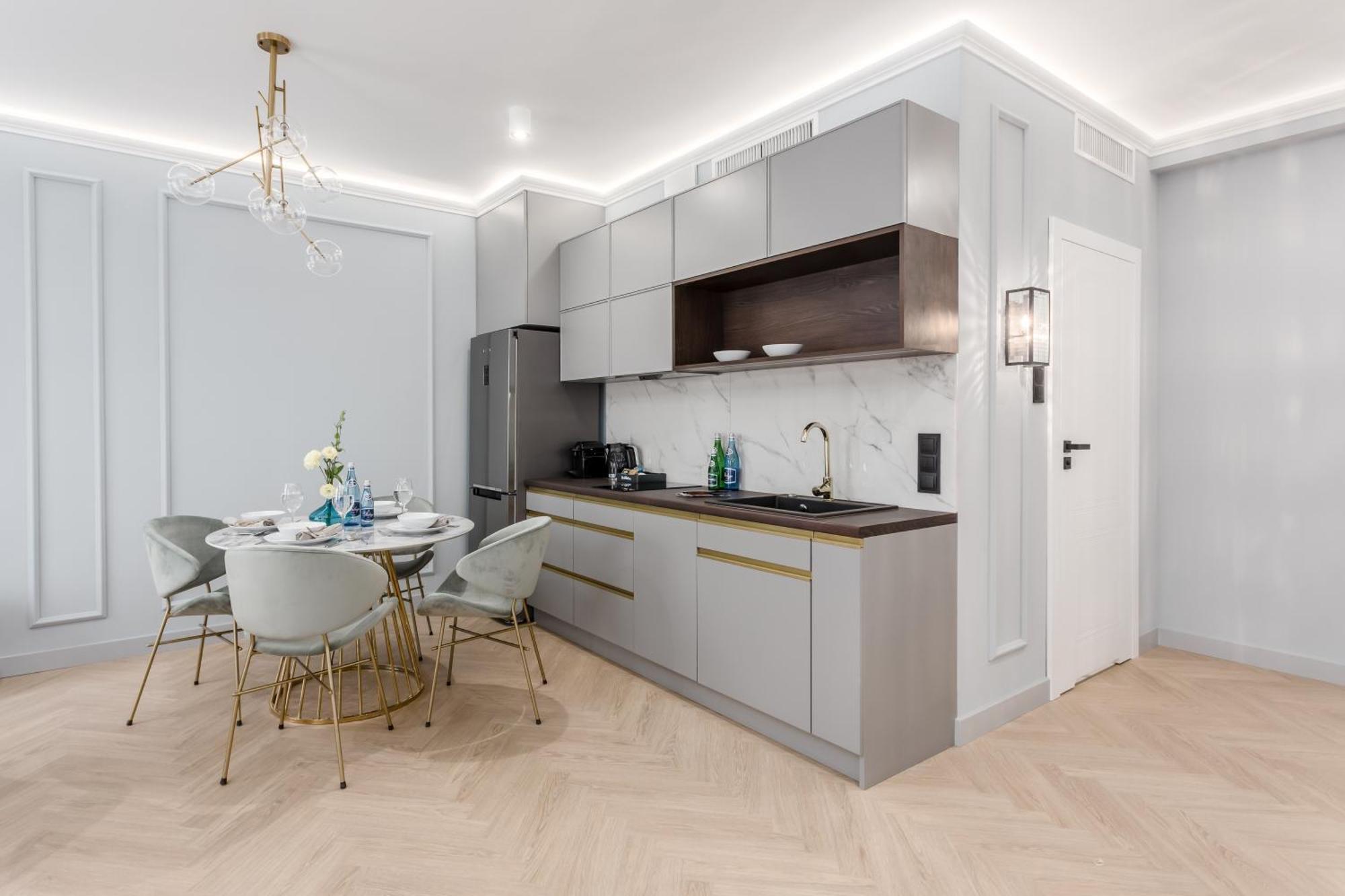 Deo Plaza Premium By Rent Like *