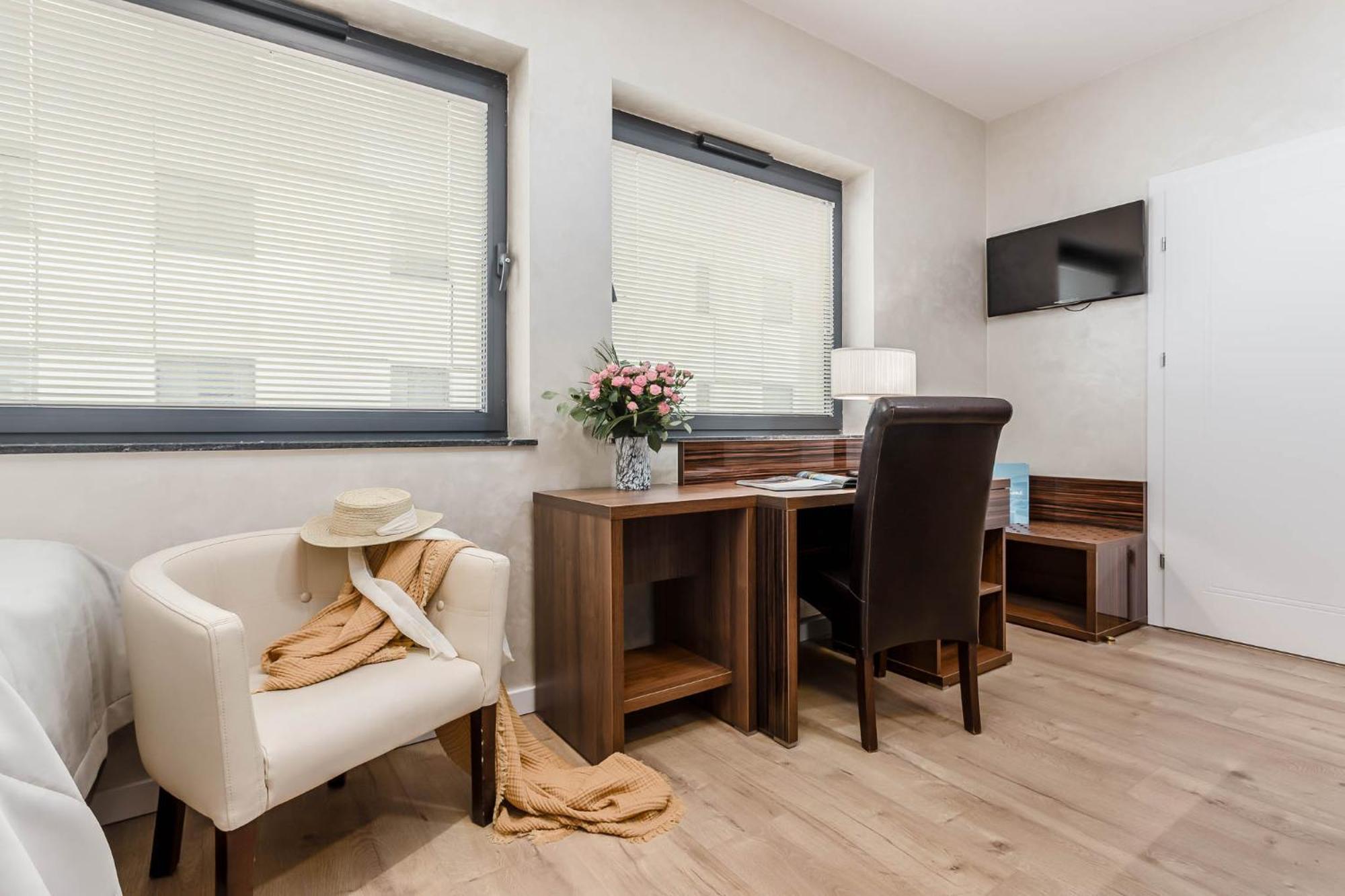 Deo Plaza Premium By Rent Like *