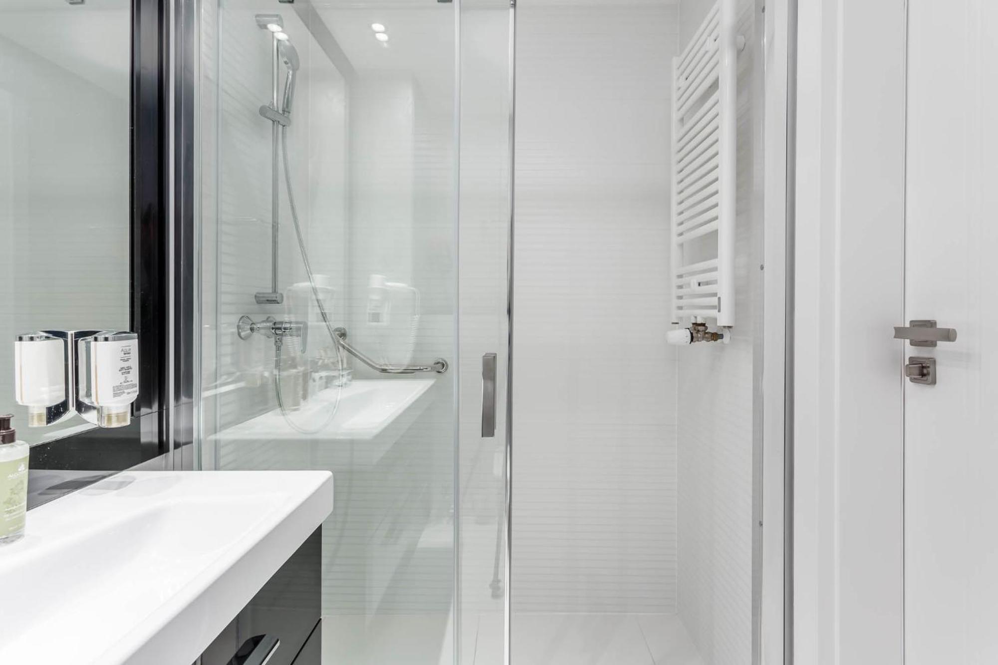 Deo Plaza Premium By Rent Like *