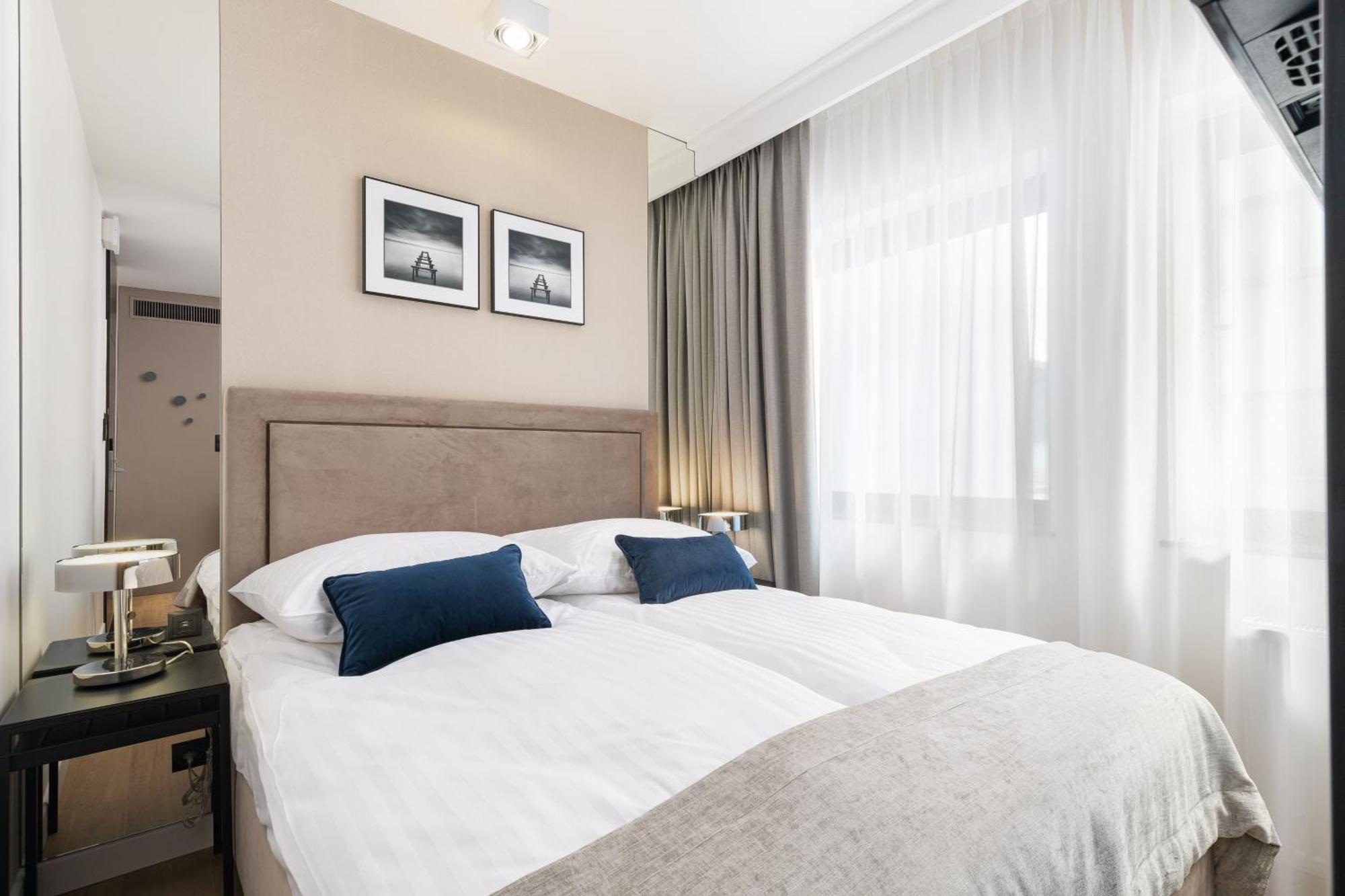 Khách sạn hẻo lánh Deo Plaza - Old Town By Rent Like Gdansk
