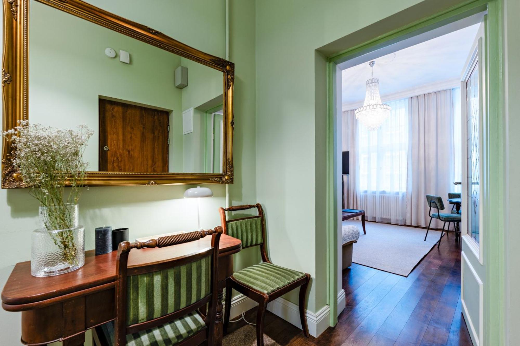 Apartment Old Town By Ecru Gda1 *