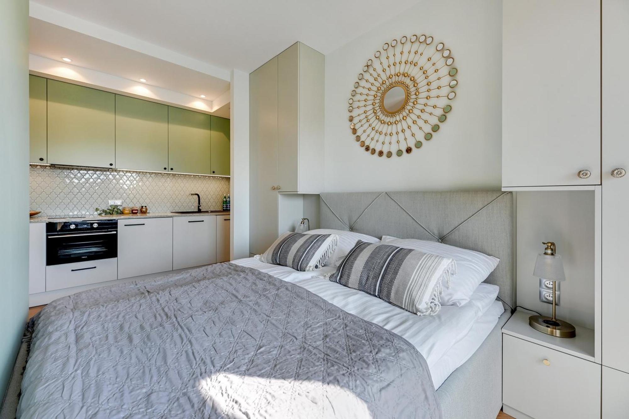 Rent Like - Deo Plaza