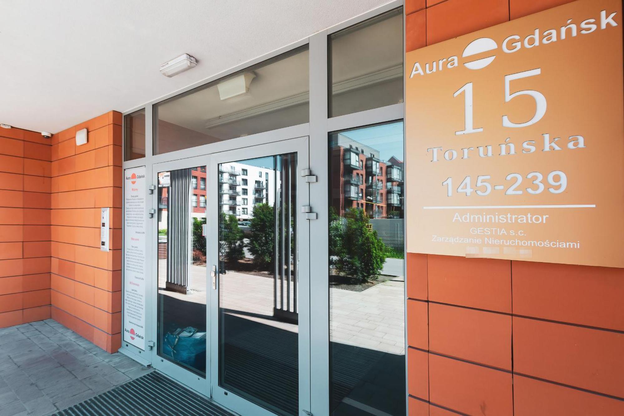 Cozy With Two Bedrooms And Balcony In By Renters