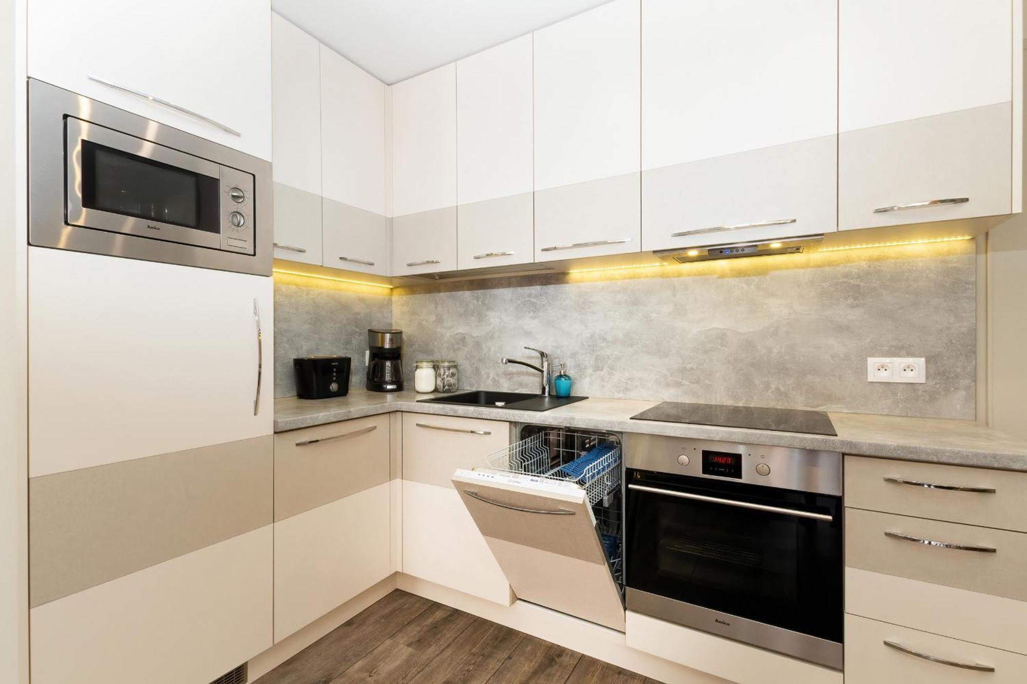 Cozy With Two Bedrooms And Balcony In By Renters * Gdańsk