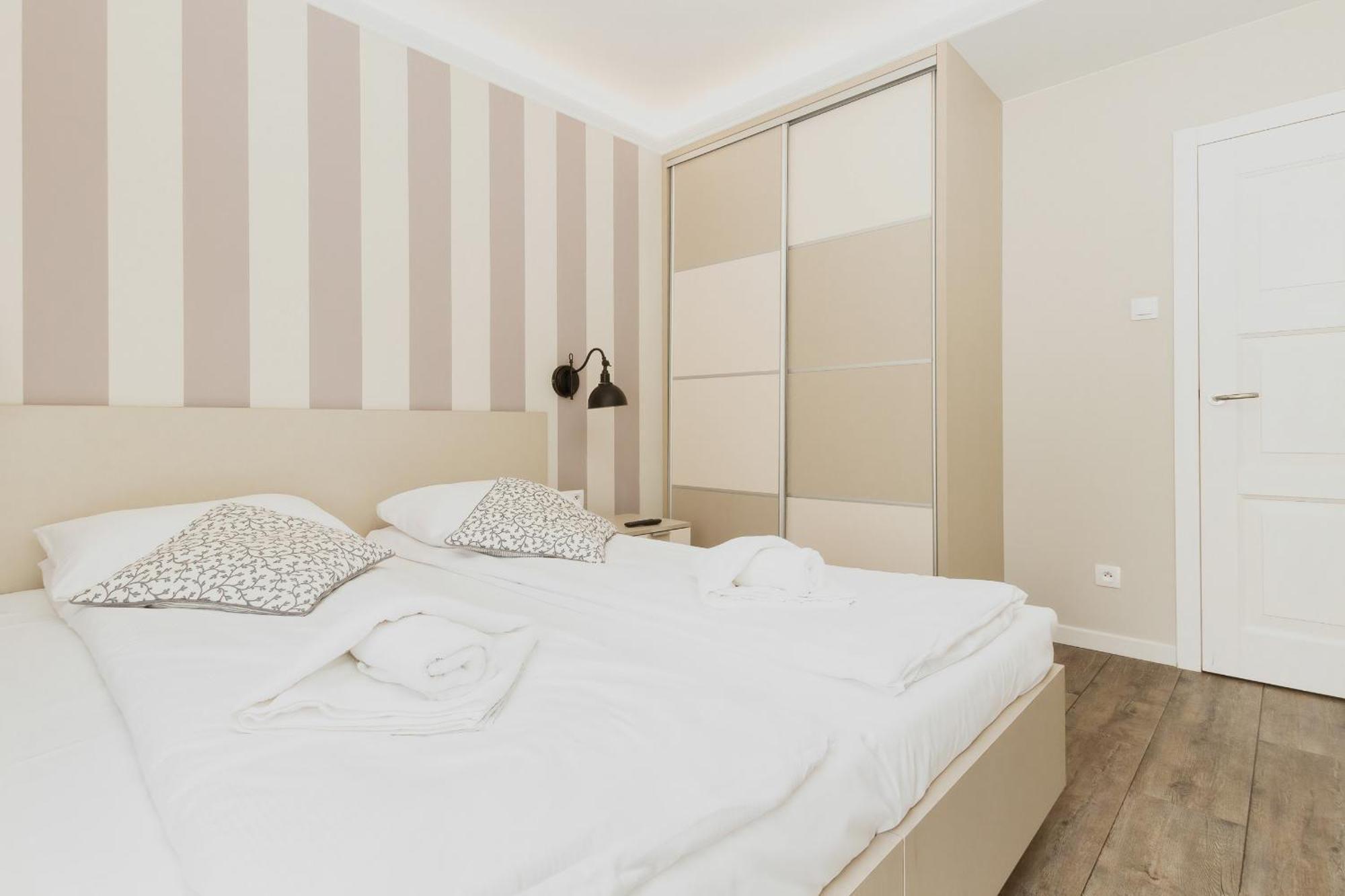 Cozy With Two Bedrooms And Balcony In By Renters Lejlighed *