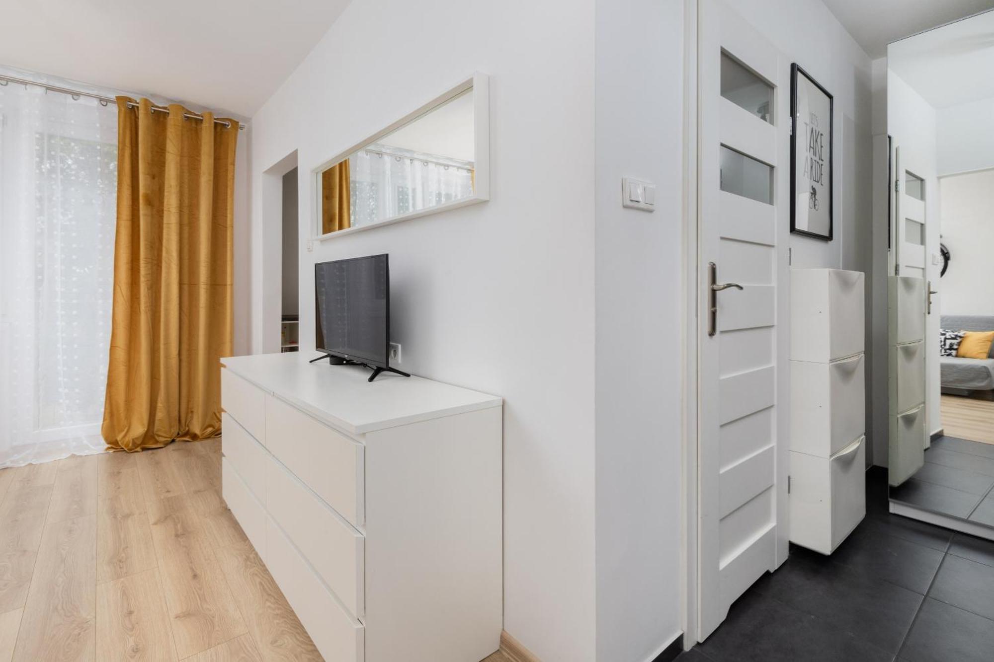 Sunny Studio Opolska With Balcony In By Renters
