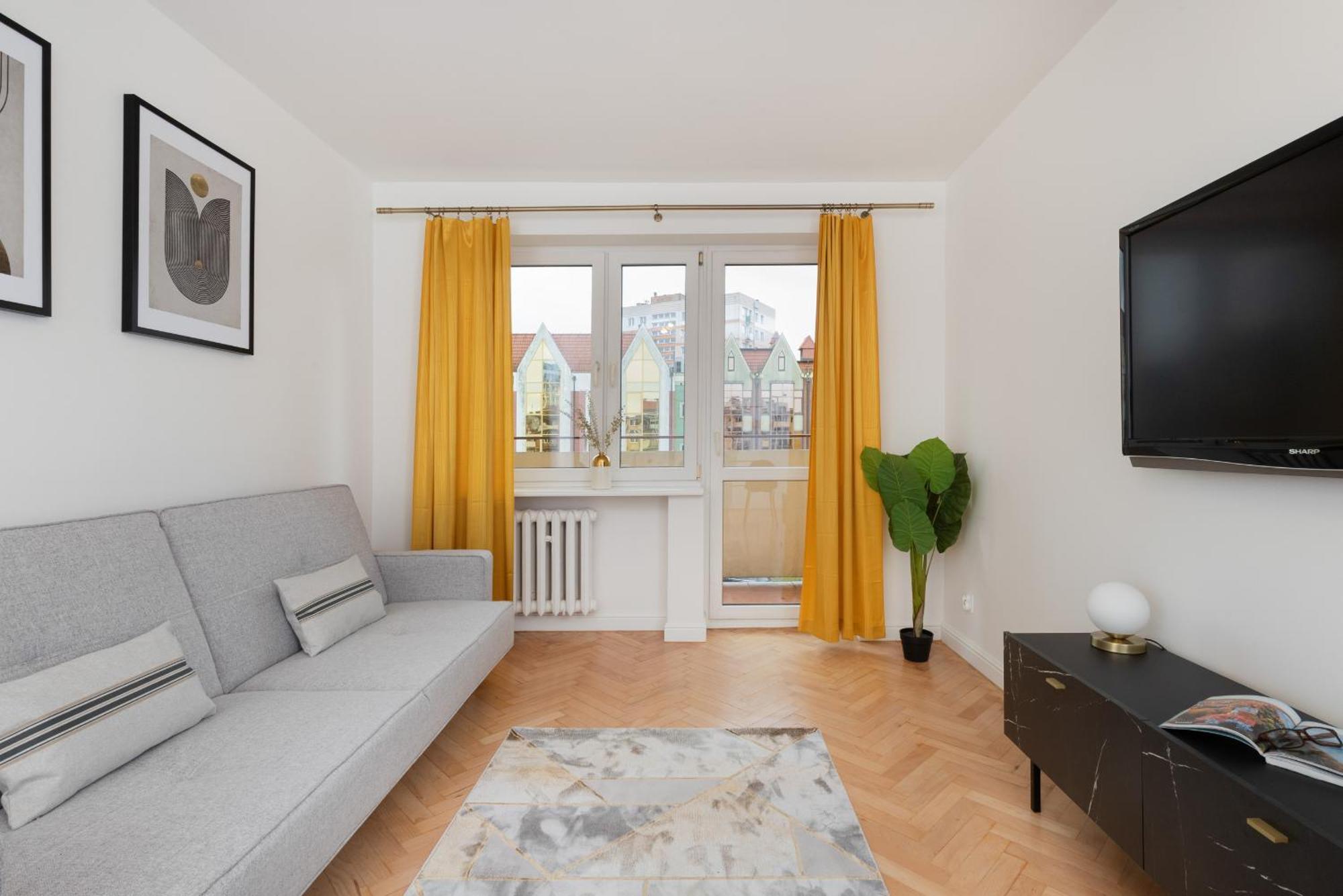 Căn hộ Stylish & Comfortable With Balcony In Central By Renters