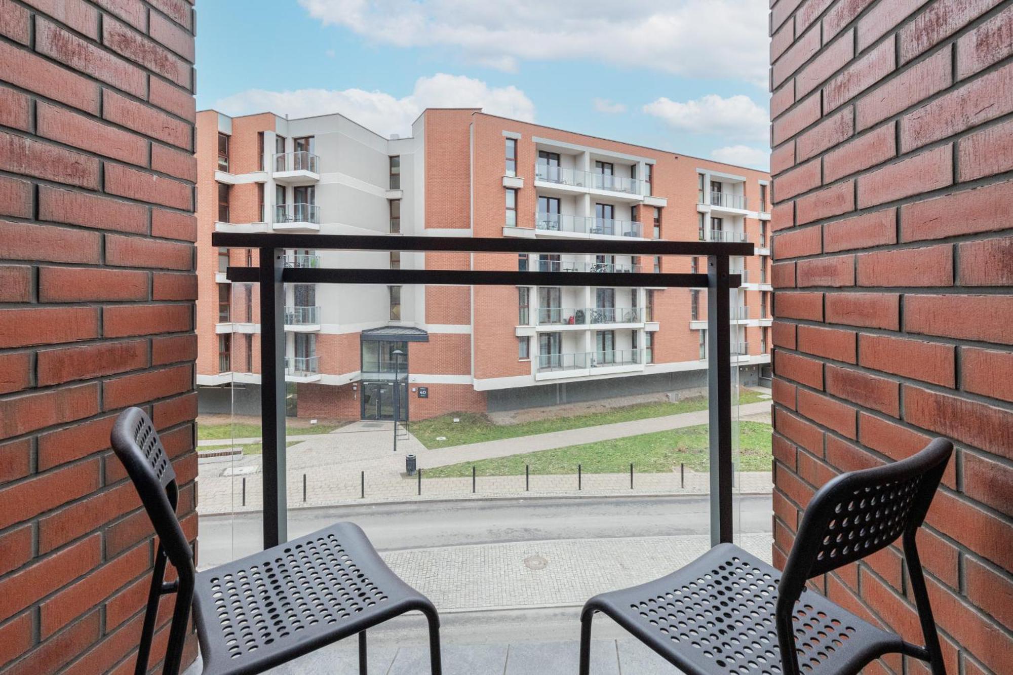 Fahrenheit In By Renters