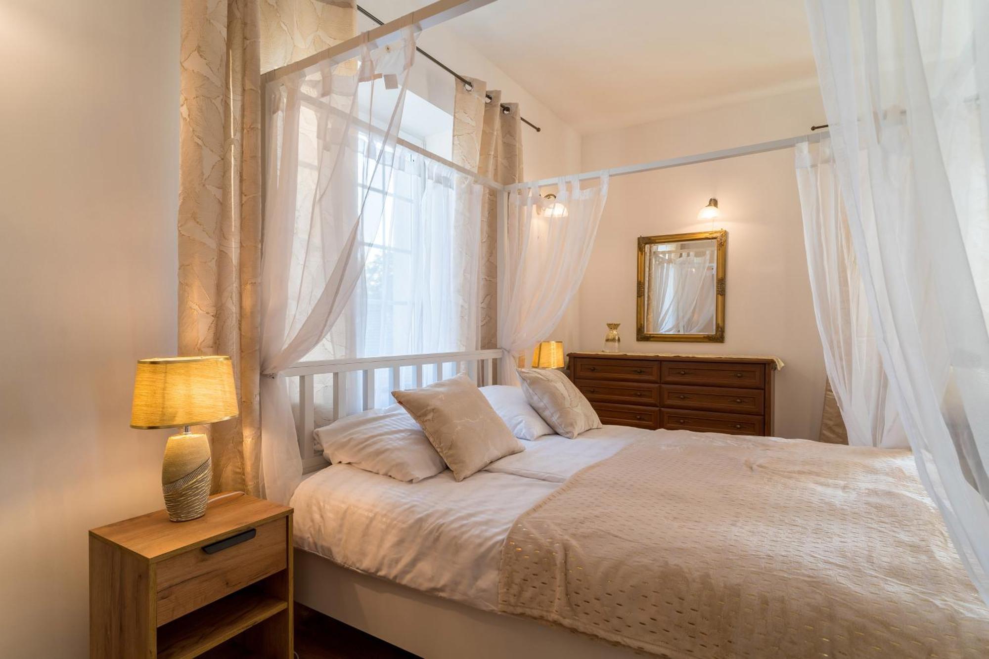 Dworek Krolewski Malgorzata Hotel apartamentowy