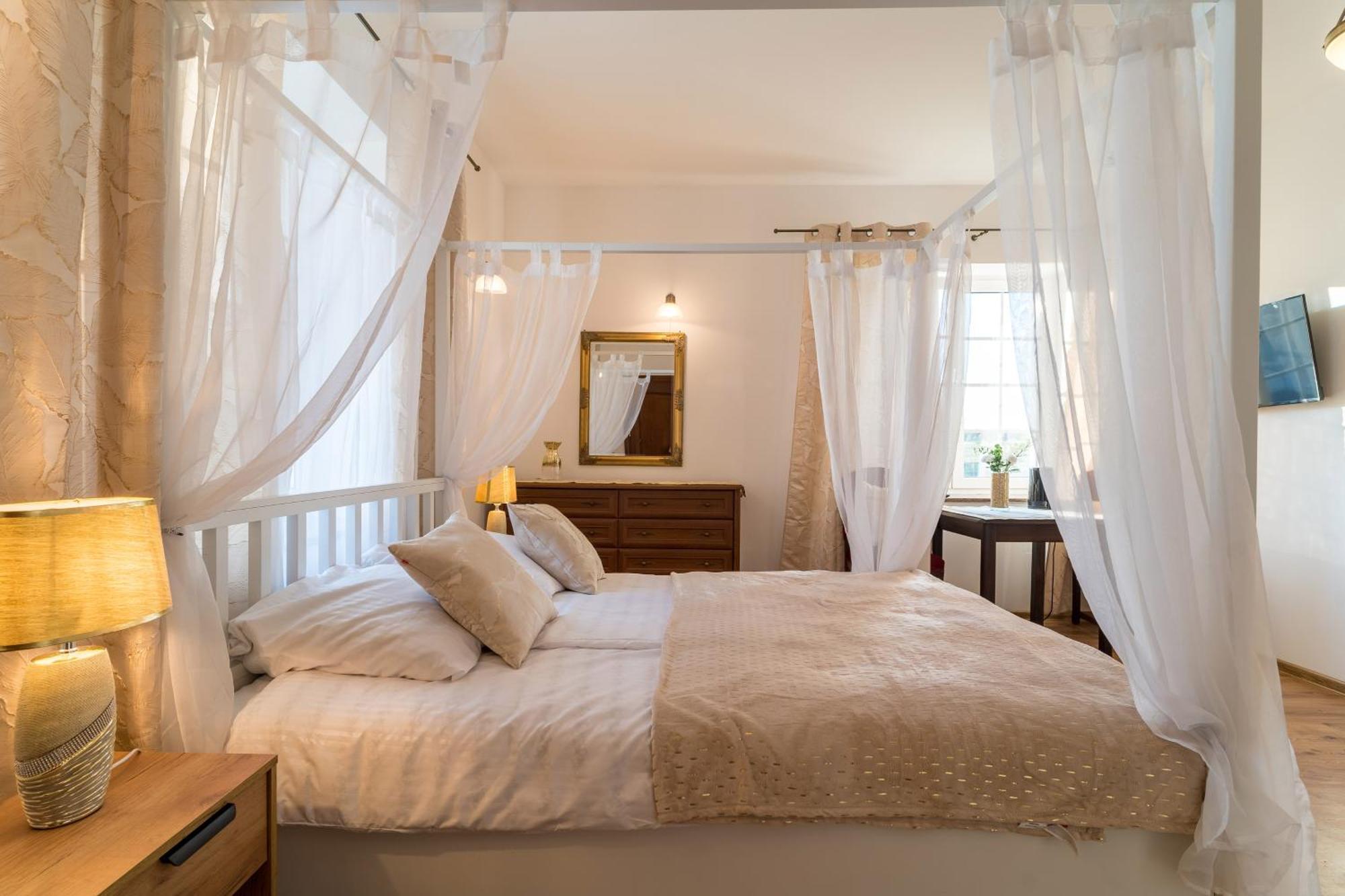 Hotel apartamentowy Dworek Krolewski Malgorzata