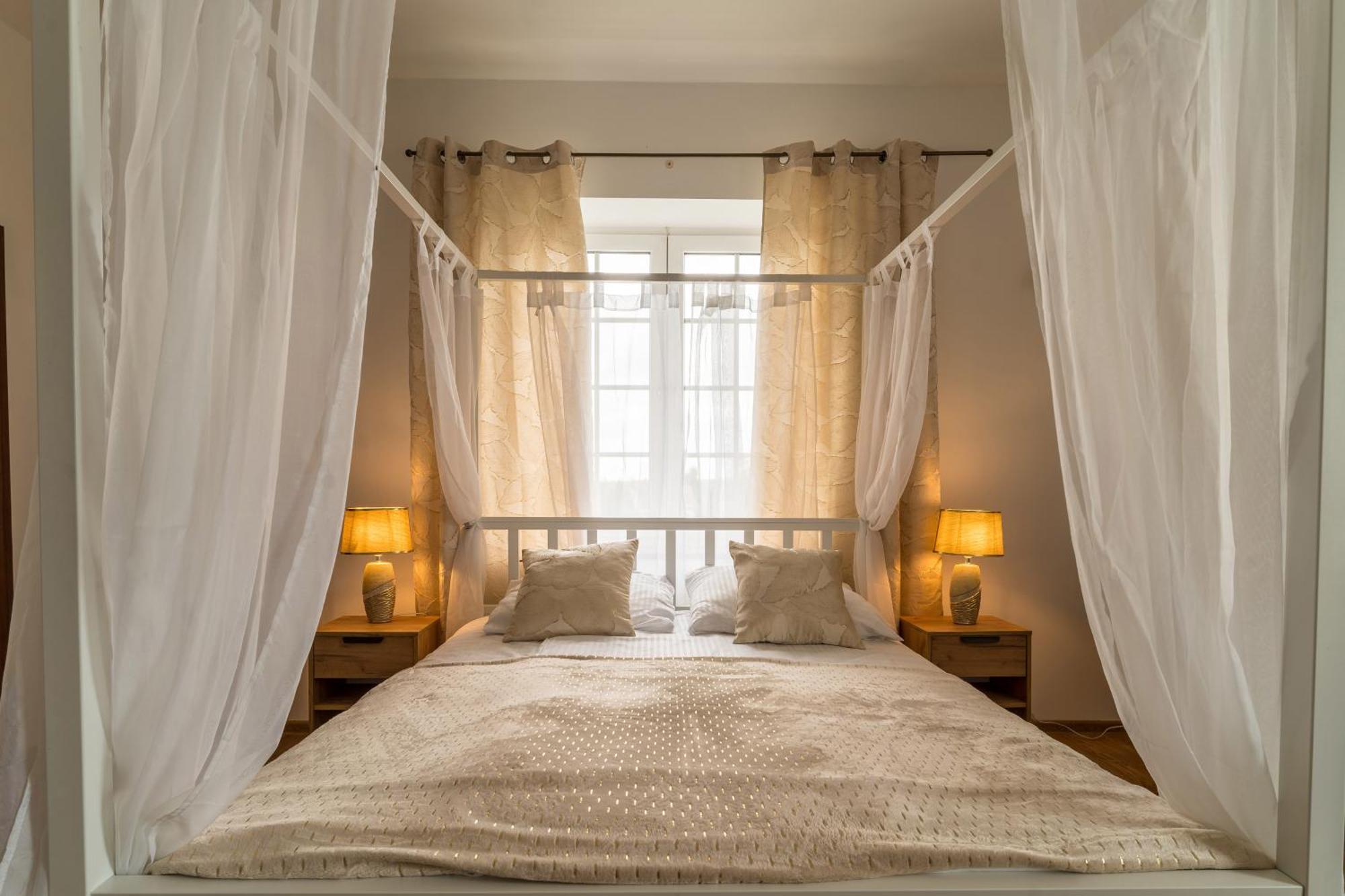 Dworek Krolewski Malgorzata Hotel apartamentowy