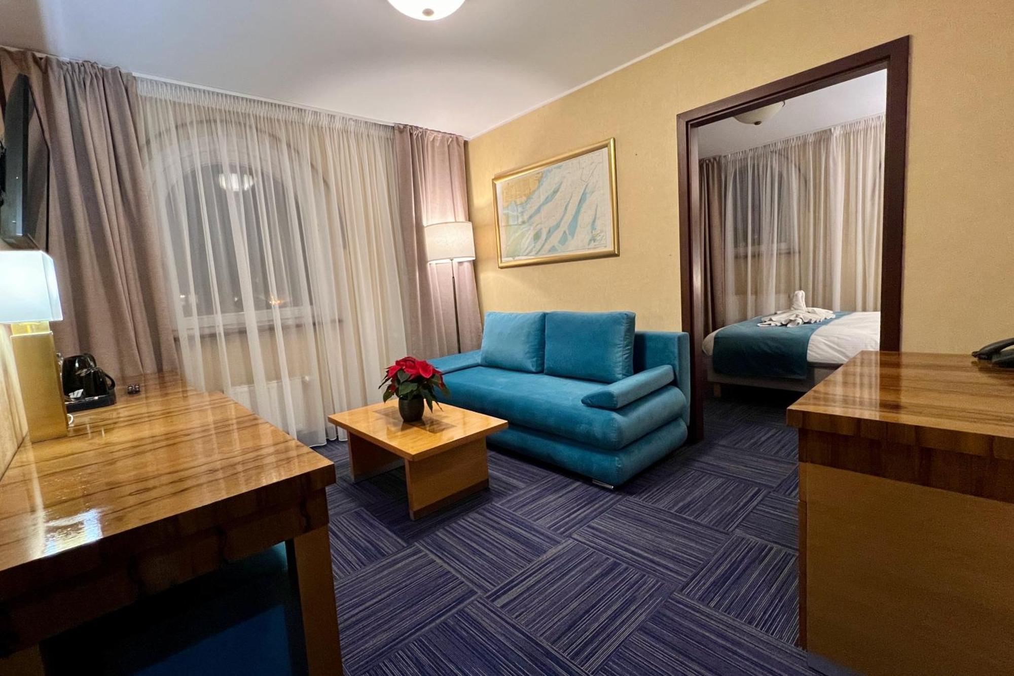 Jess Krolewski Old Town Hotel 3*