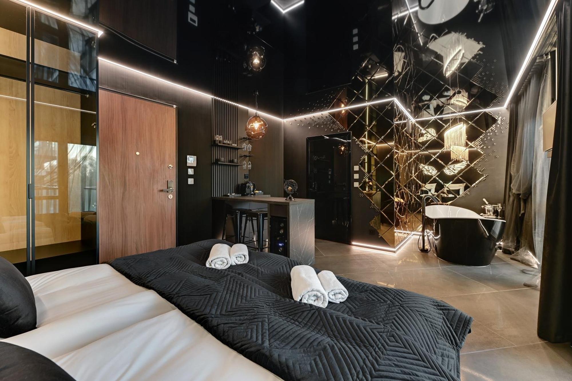 Hollywood Jacuzzi By Downtown Apartament *