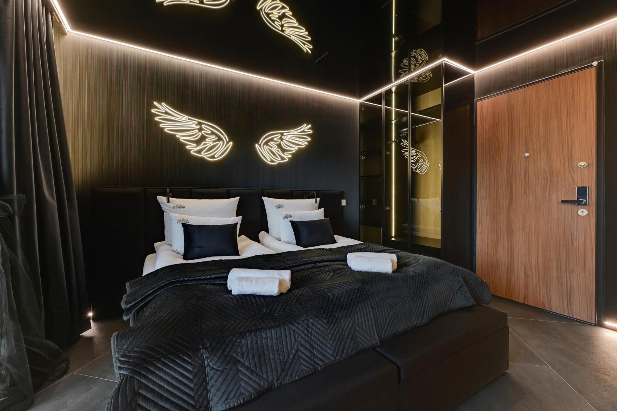 Hollywood Jacuzzi By Downtown Apartament