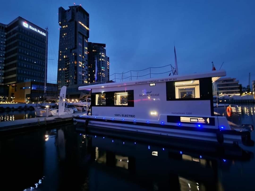 Houseboat Nomadream Botel Gdansk