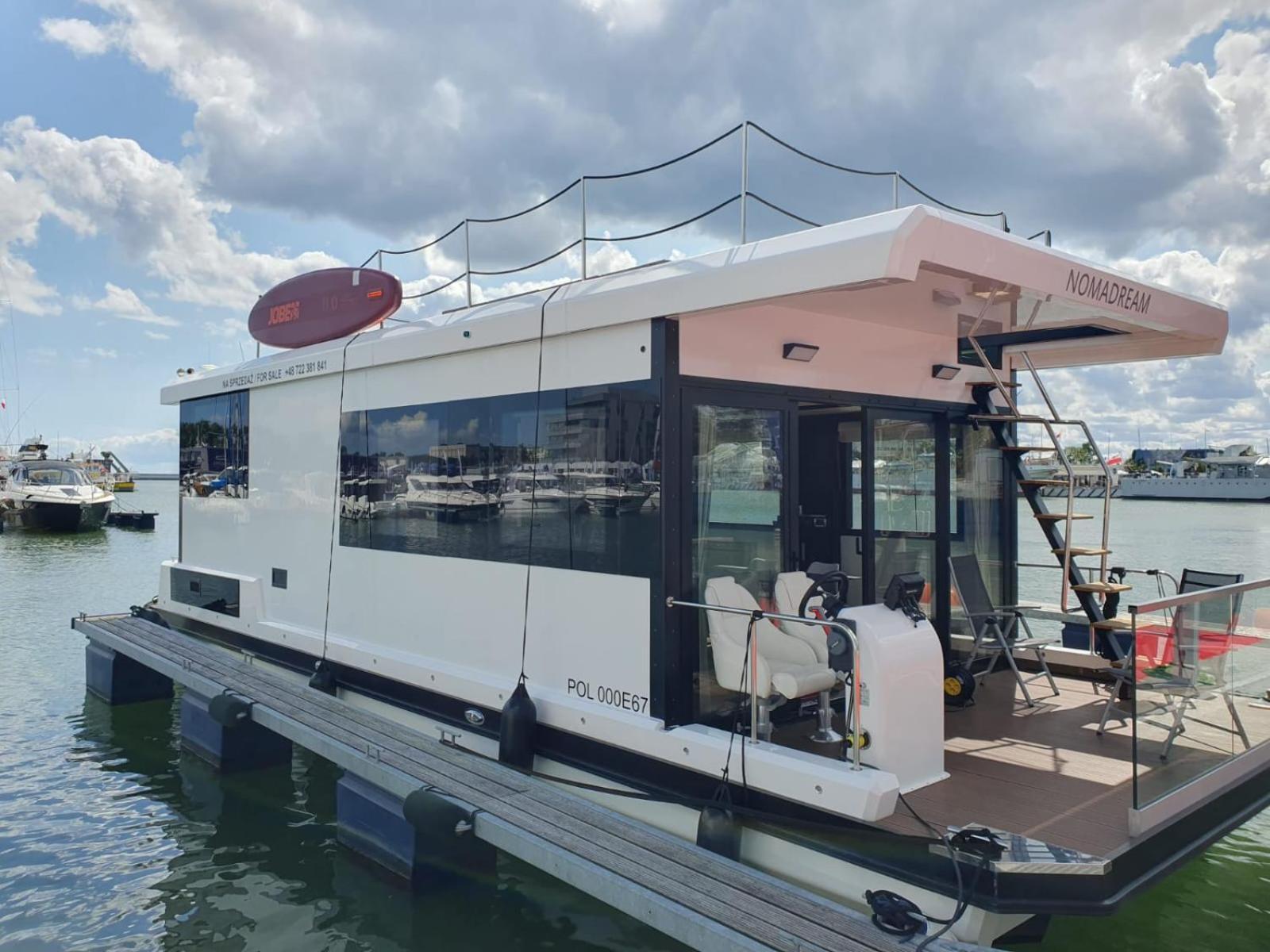 Houseboat Nomadream Botel