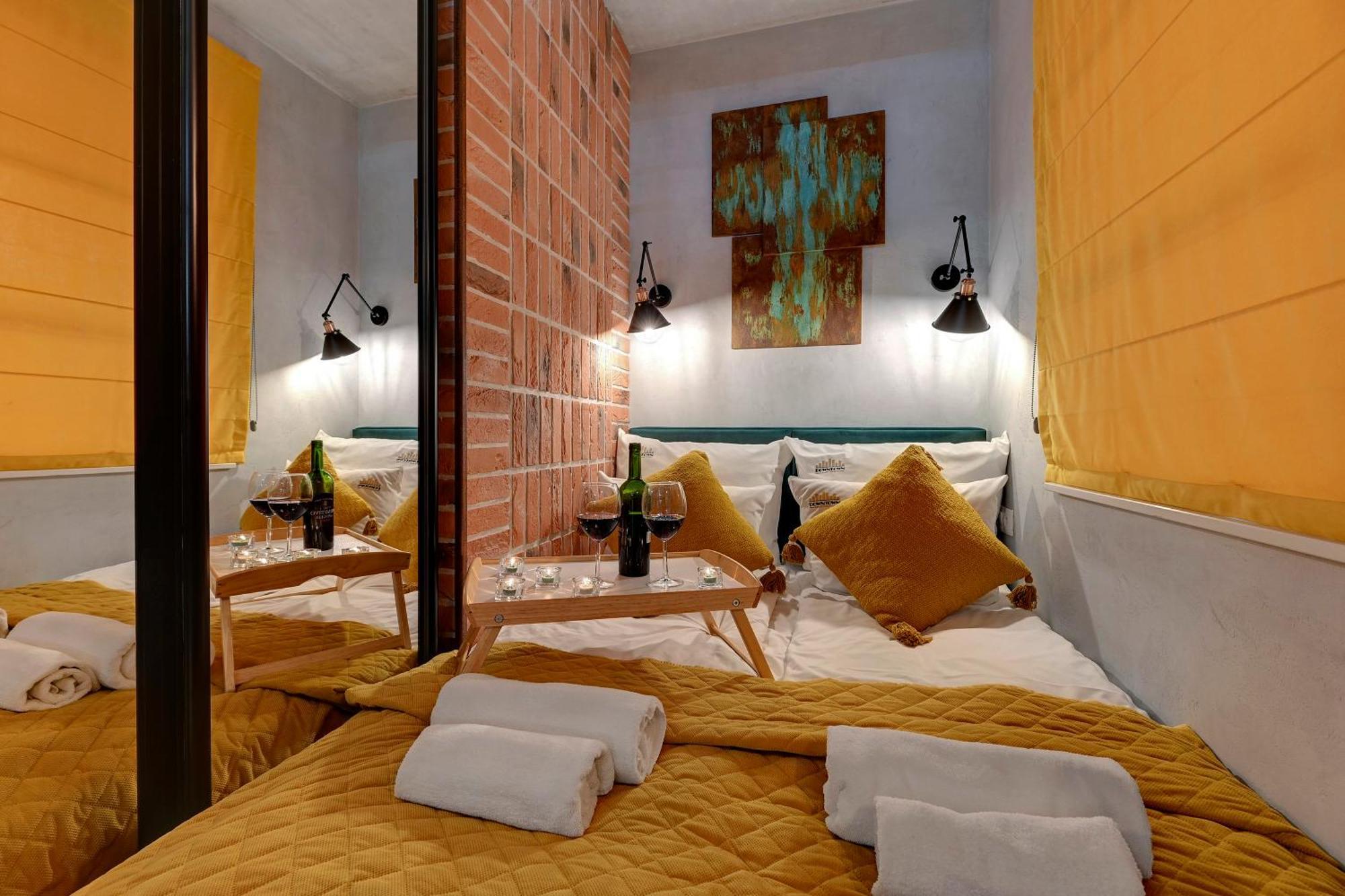 Doki Living & Foodhall By Downtown Apartment
