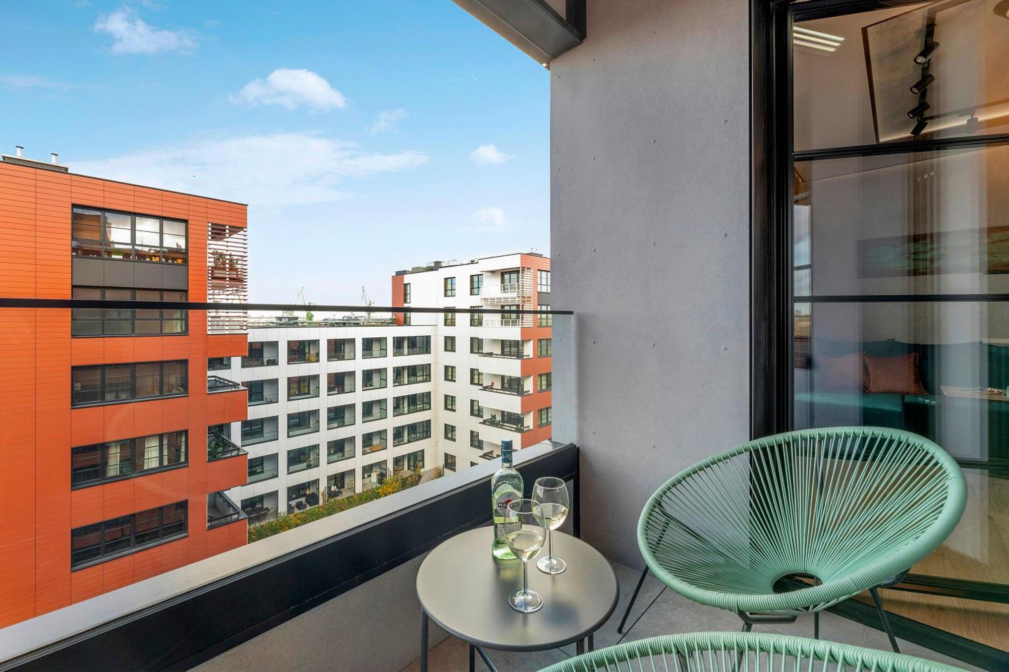 Doki Living & Foodhall By Downtown Apartment