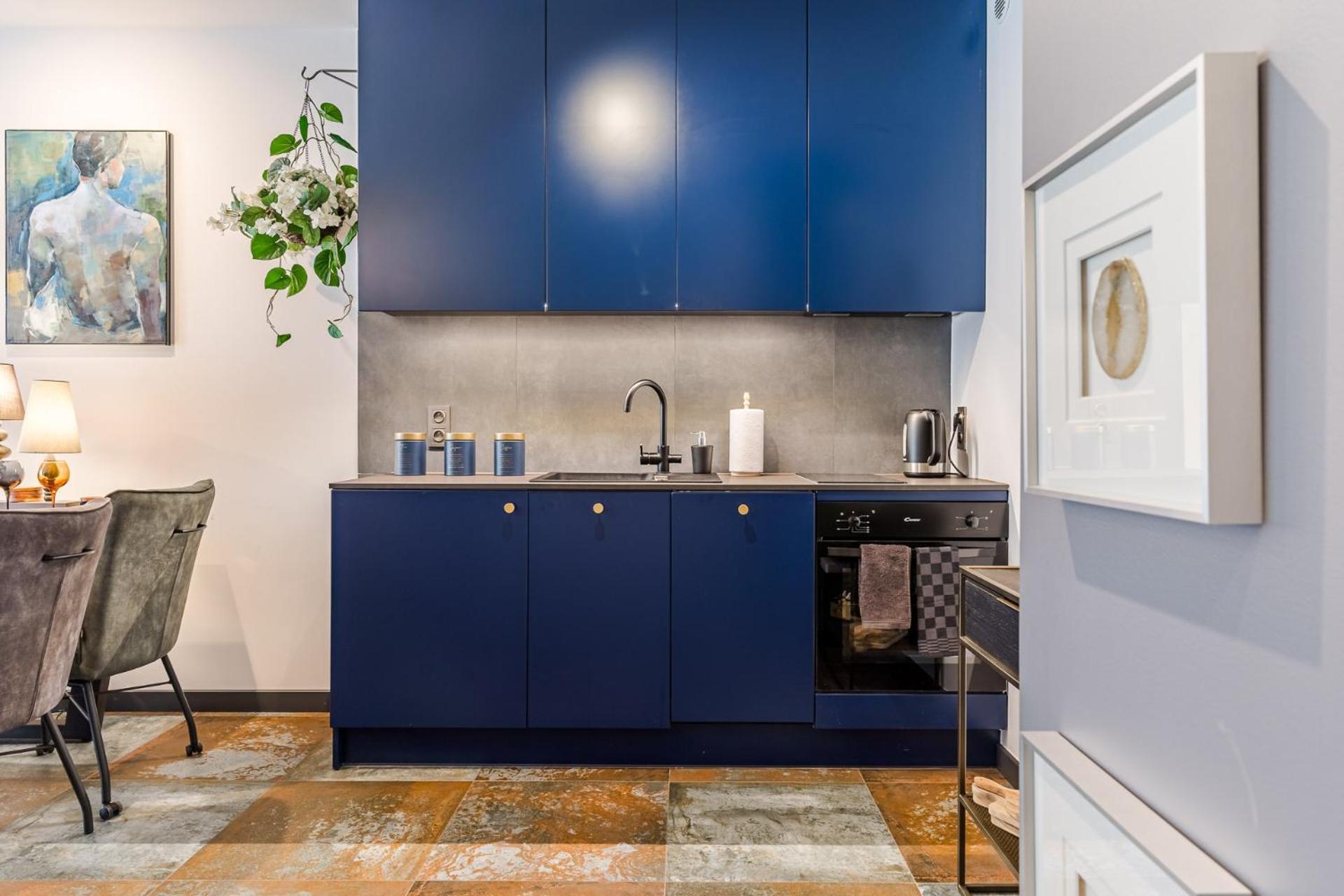Riverside Garden Marina Apartment *
