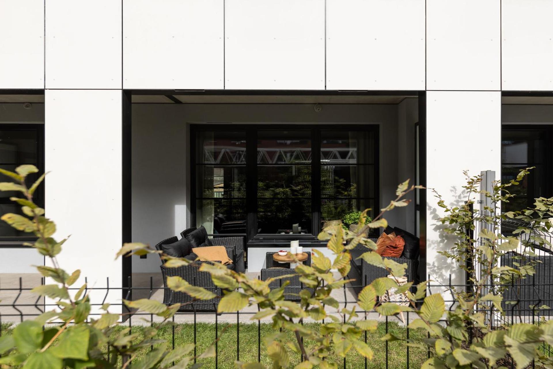 Solidarnosc Three Bedrooms & Garden Apartment Gdansk