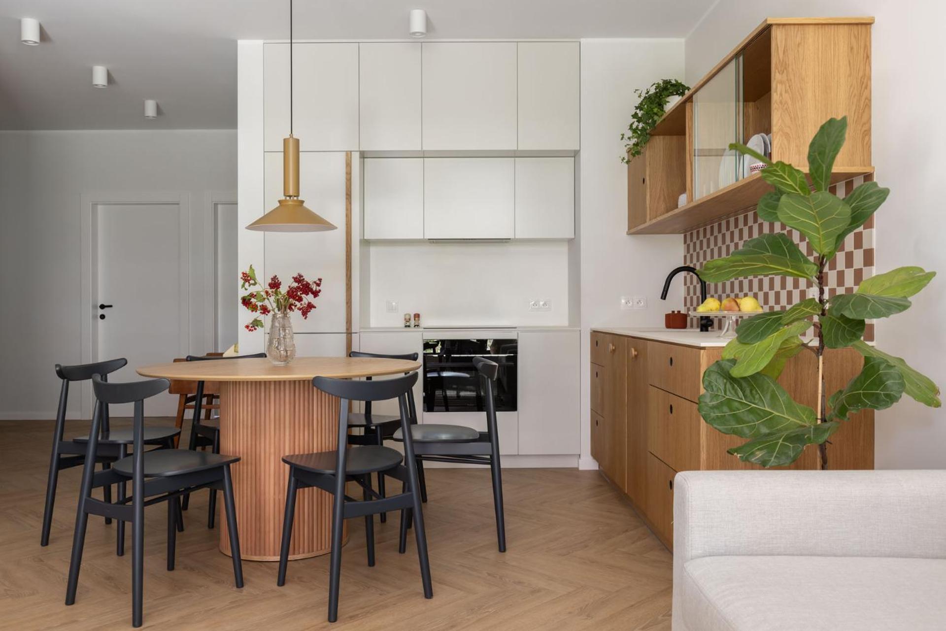 Solidarnosc Three Bedrooms & Garden *