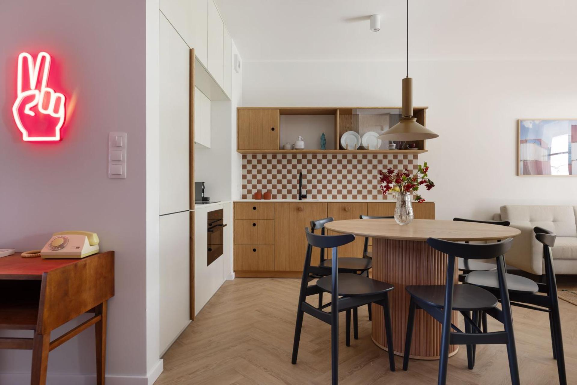 Huoneisto Solidarnosc Three Bedrooms & Garden Gdańsk