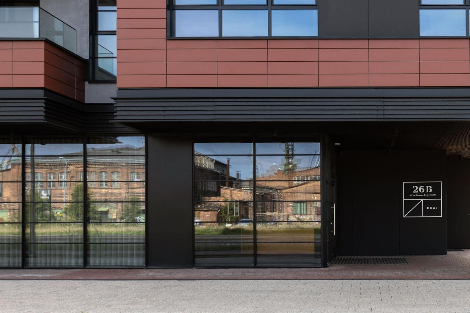 Solidarnosc Three Bedrooms & Garden Apartment Gdansk