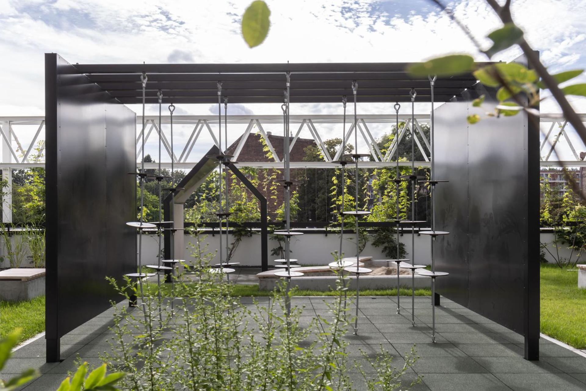 Solidarnosc Three Bedrooms & Garden