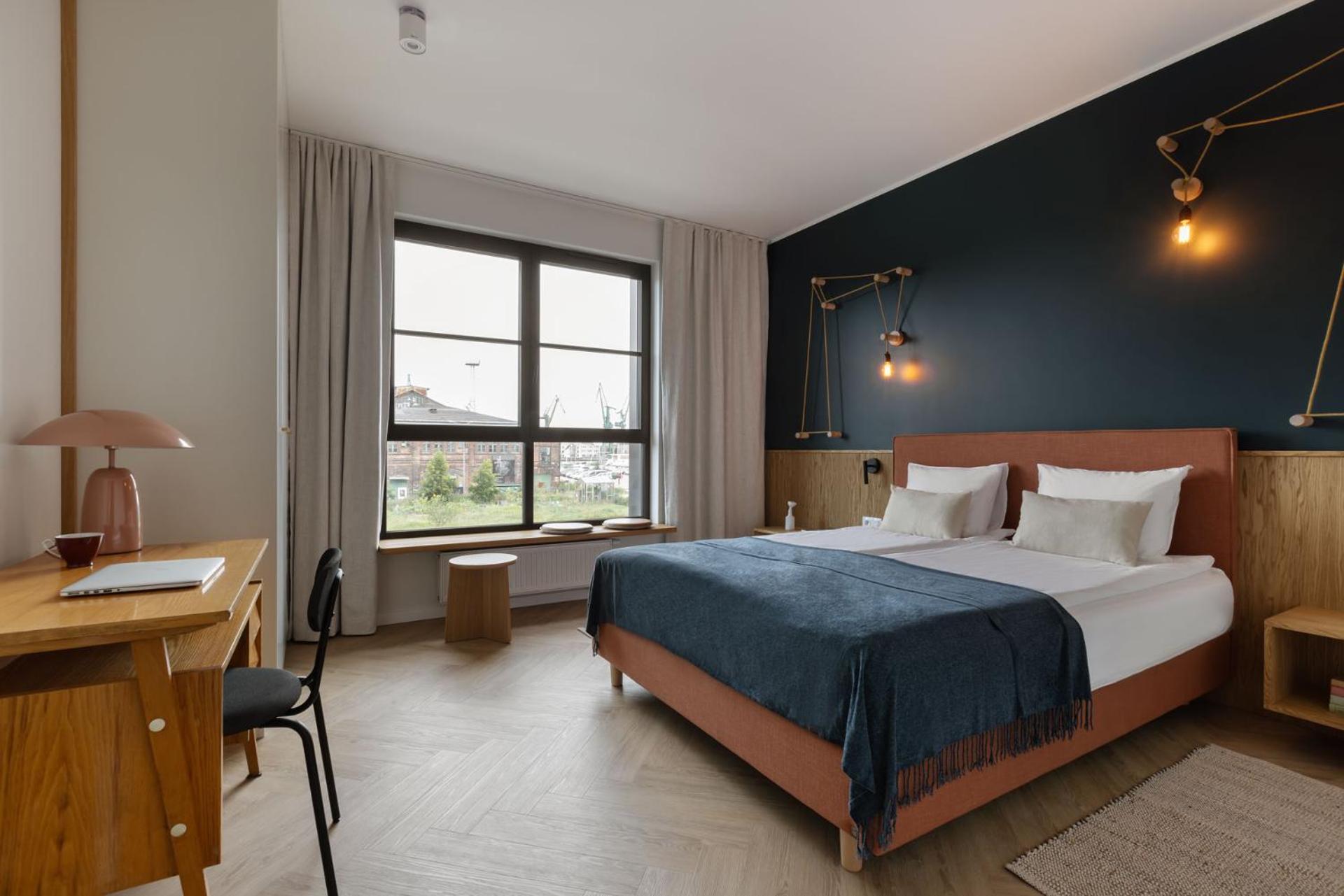 Apartment Solidarnosc Three Bedrooms & Garden