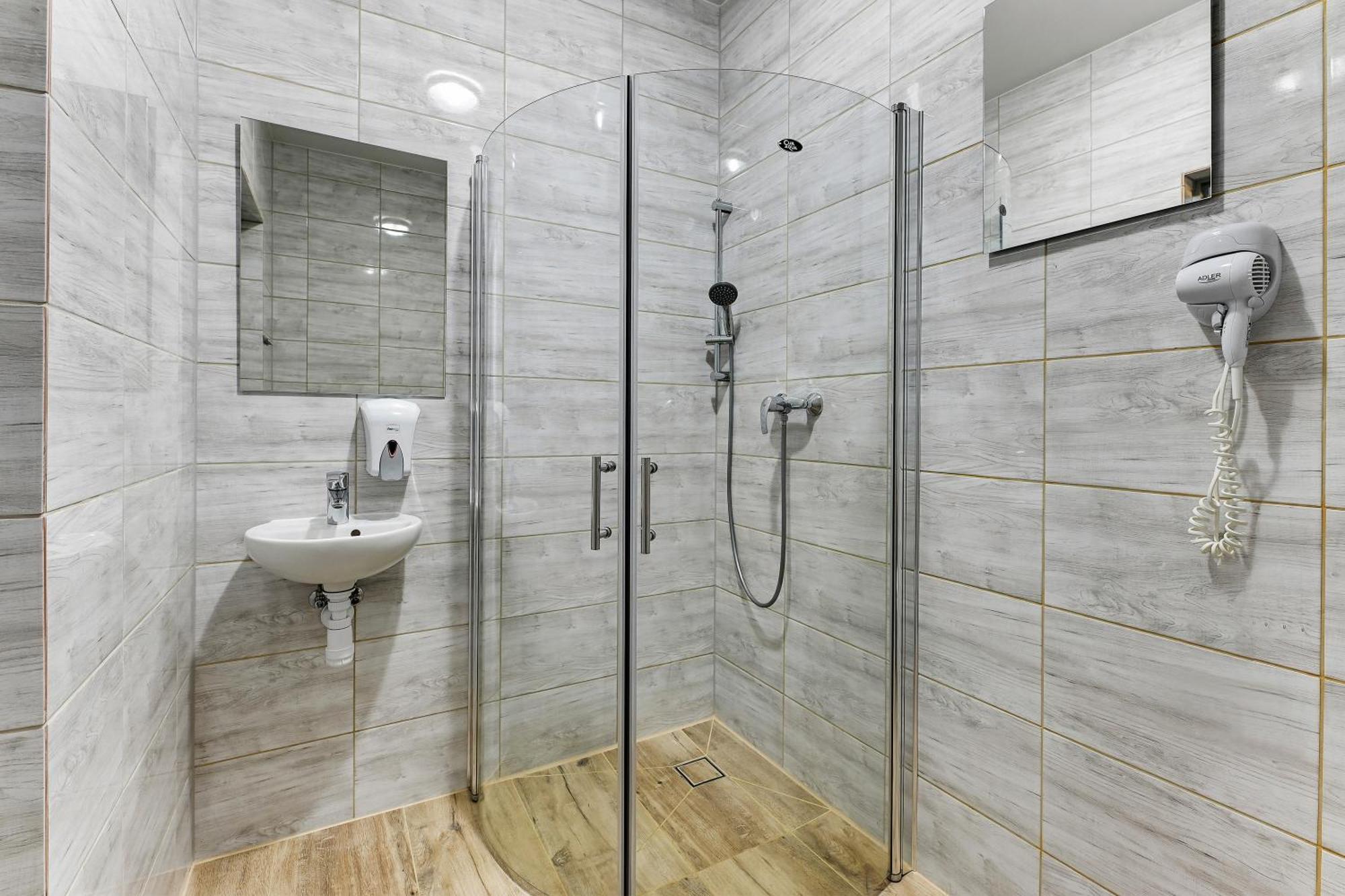 Mile Airport & Parking Dlugoterminowy Bed & Breakfast Gdansk