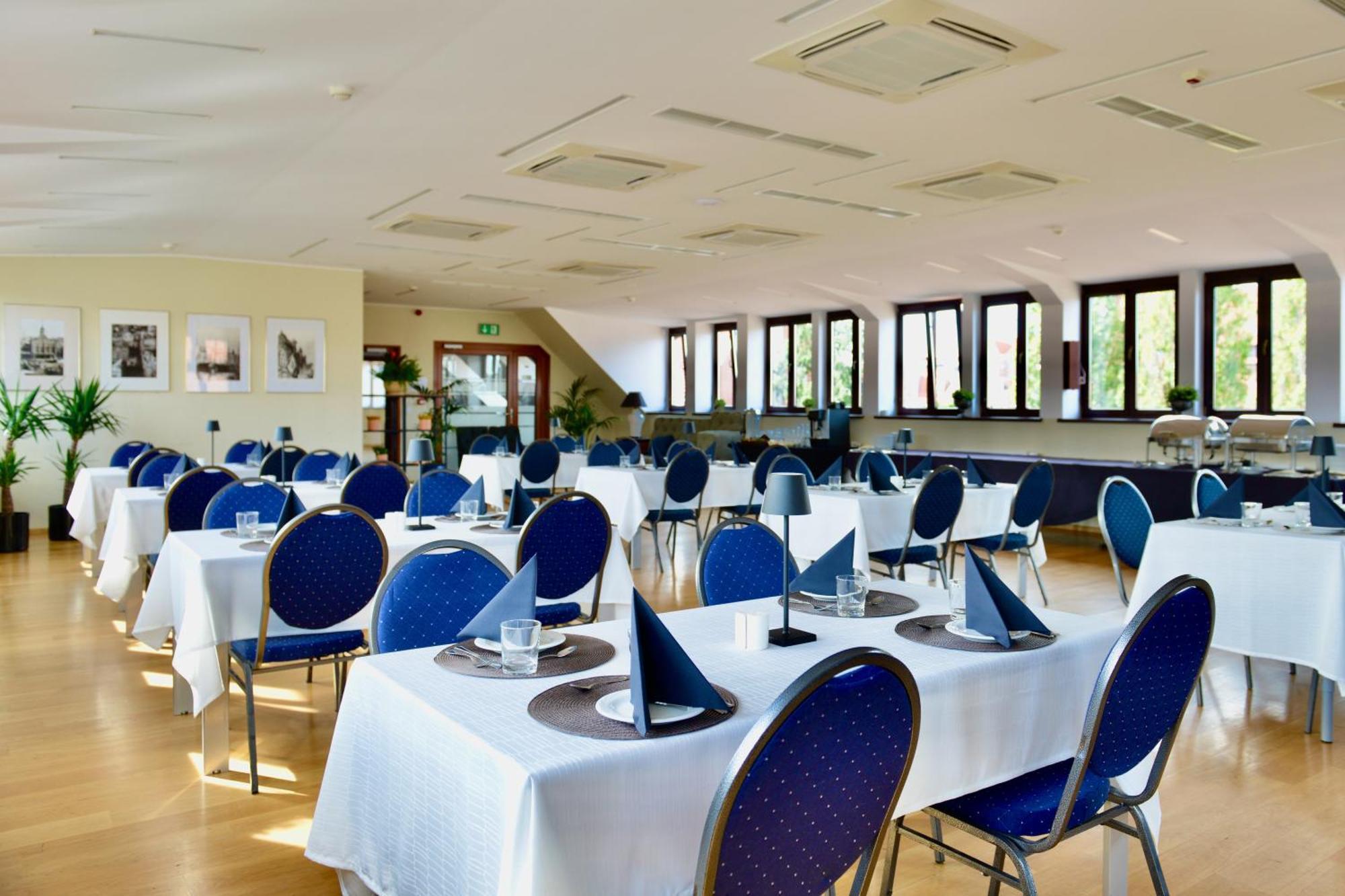 Jess Krolewski Old Town Hotel 3*