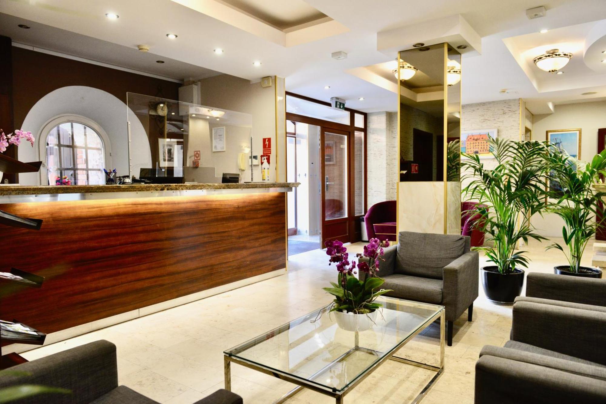Jess Krolewski Old Town Hotel 3*