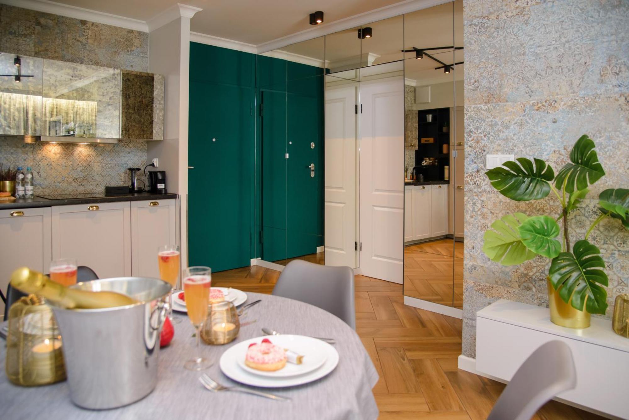 Maya's Flats & 34 - Chmielna 73 Apartamento