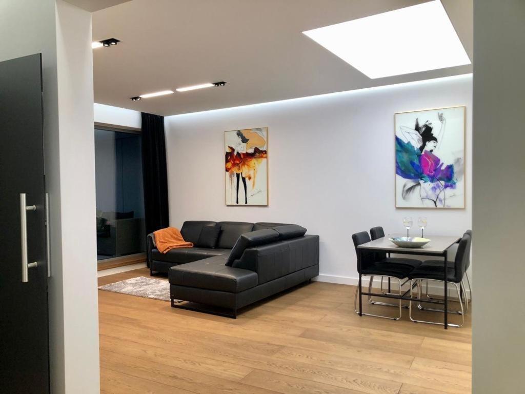 Baltic Riviera - Luxurious With Patio And River View Apartment Gdansk