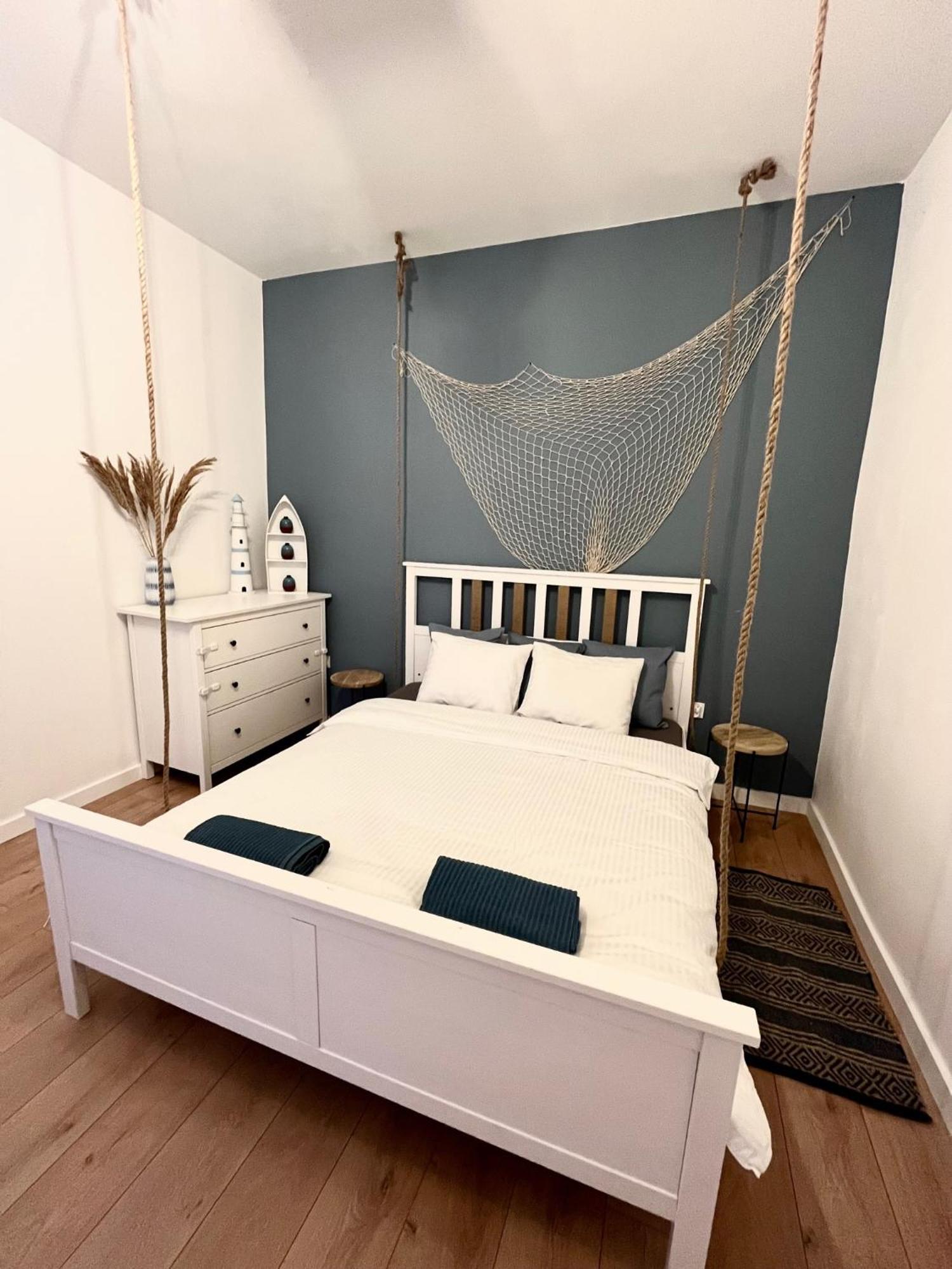 Sailor By Marina Old Town For 8 People, Free Parking!
