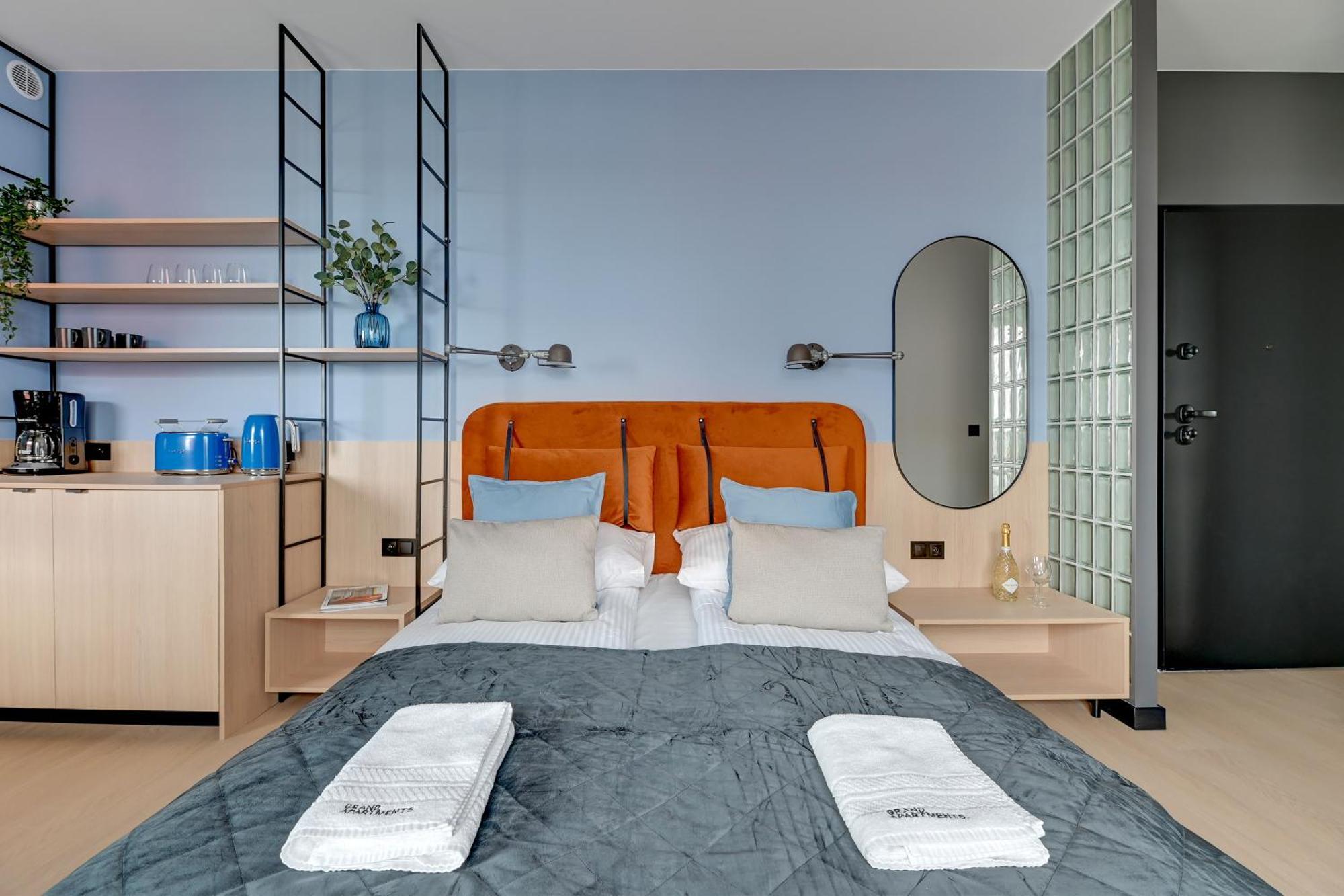 Grand - Doki Living & Foodhall Apartment