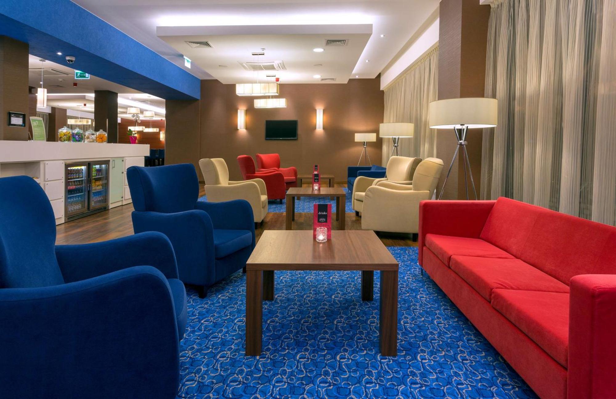 Hampton By Hilton Airport Hotel