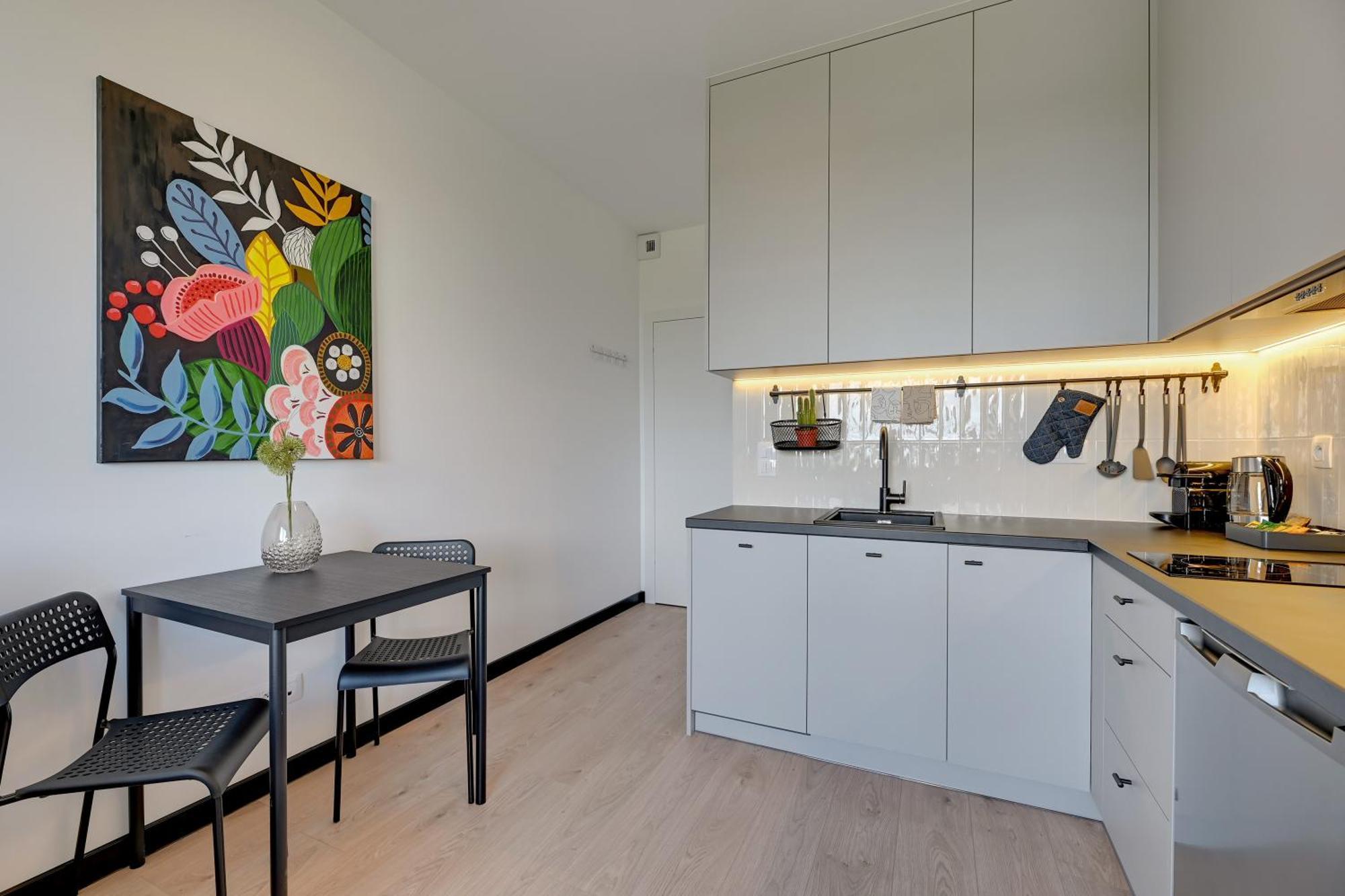 Apartment Doki Living & Foodhall By Downtown Gdansk