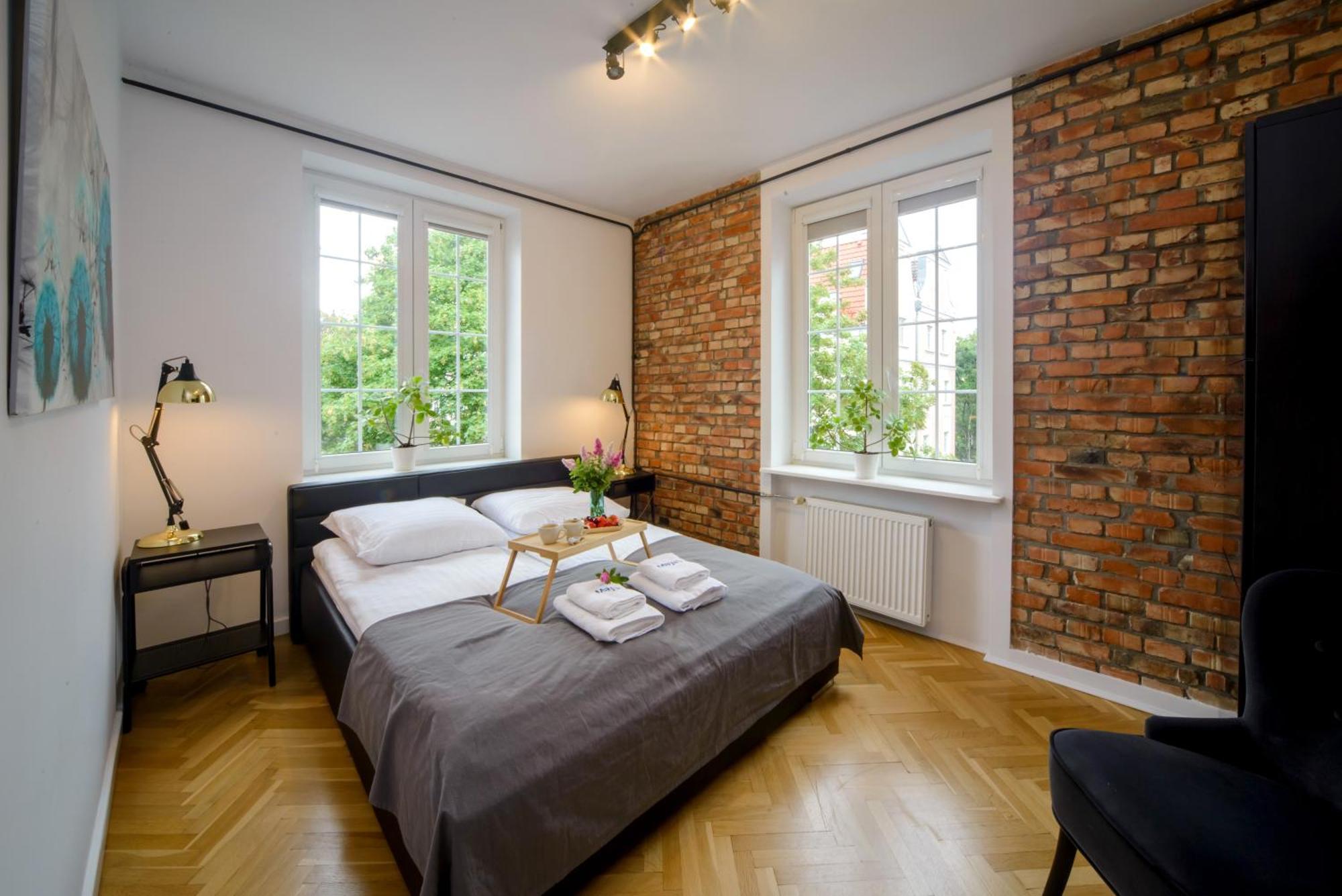 Maya's Flats & 63 - 3 On Chlebnicka Street Old Town Huoneisto
