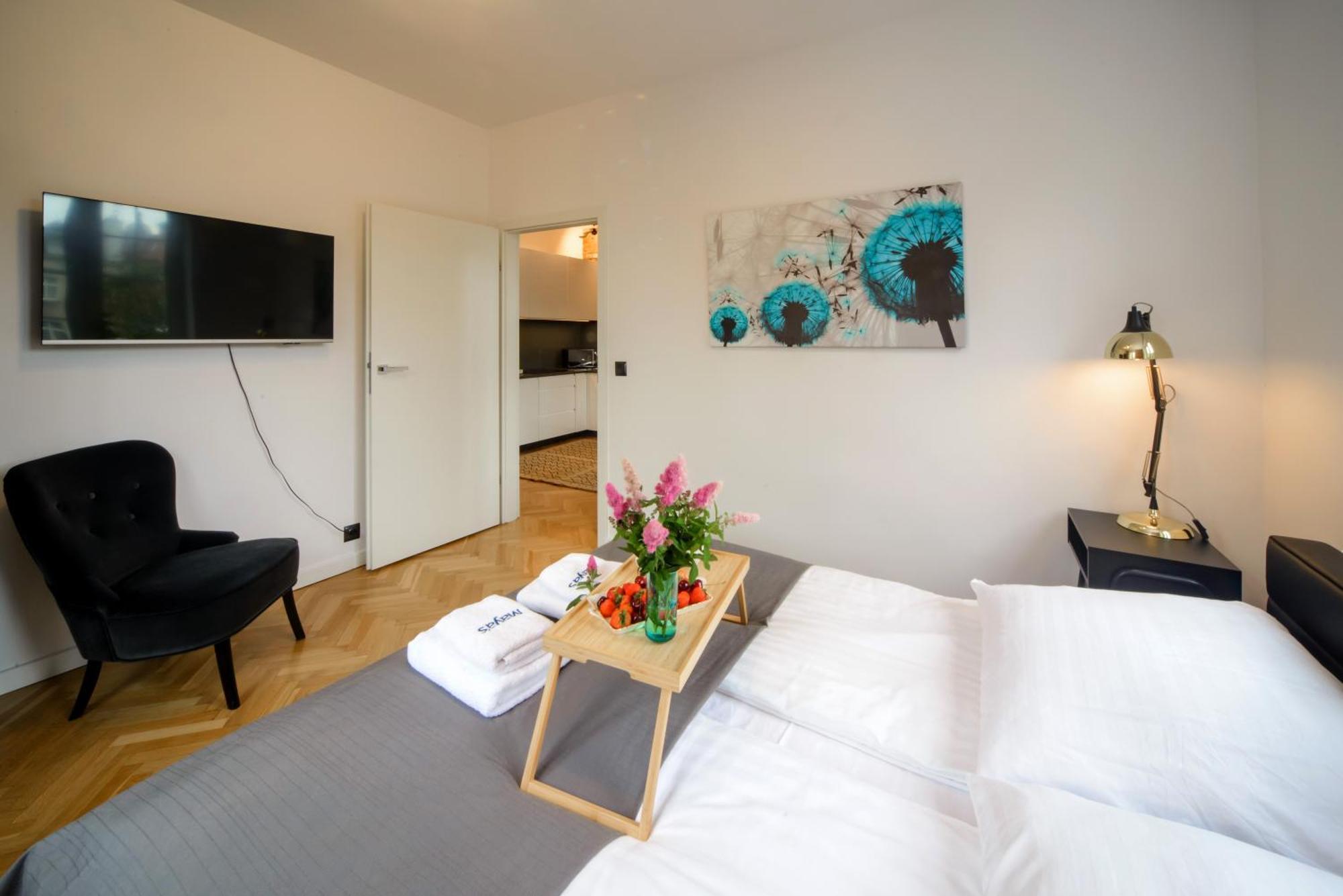 Huoneisto Maya's Flats & 63 - 3 On Chlebnicka Street Old Town Gdańsk