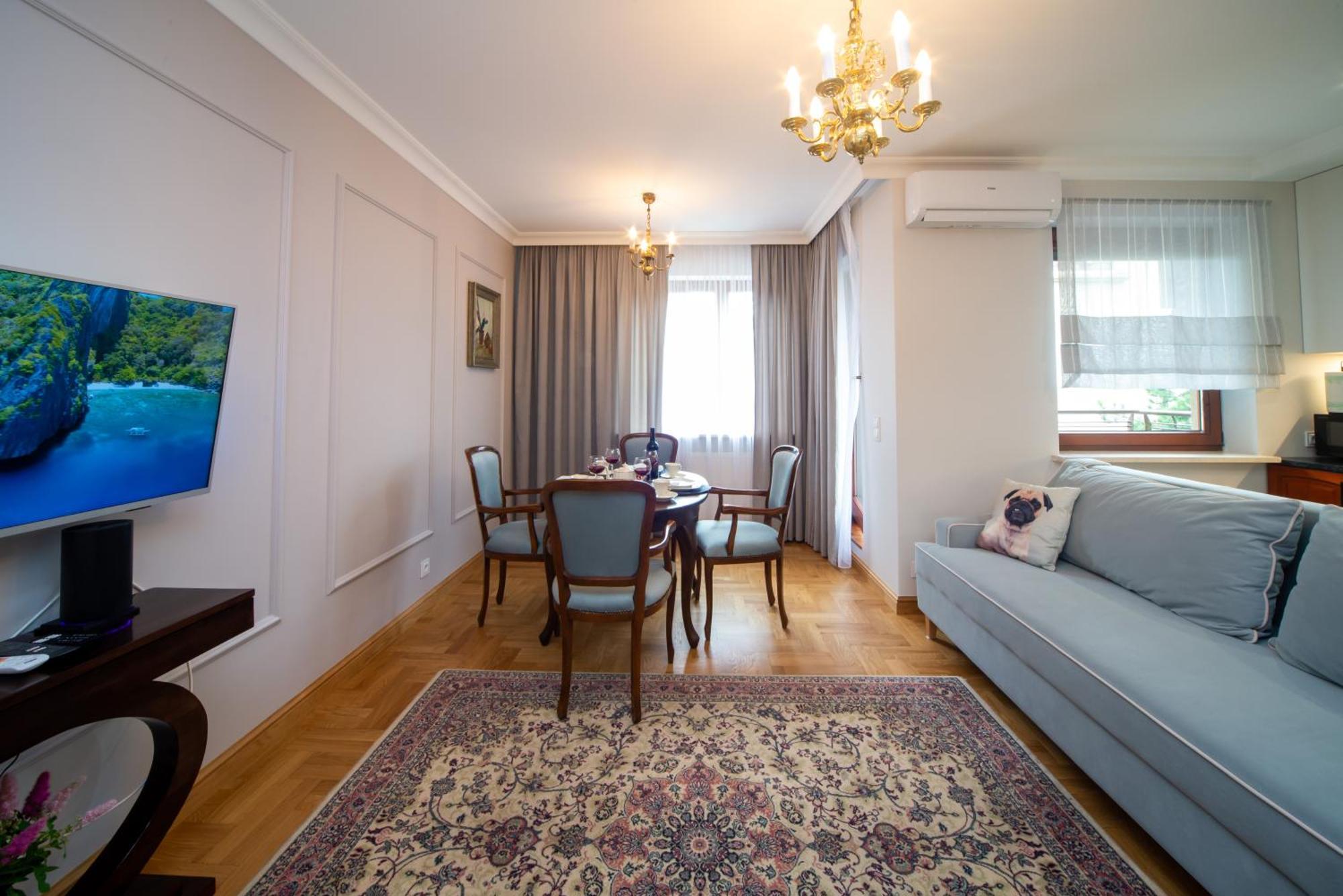 Apartment Maya's Flats & 102 - Premium Przy Parku Regana 3 Blisko Plazy *