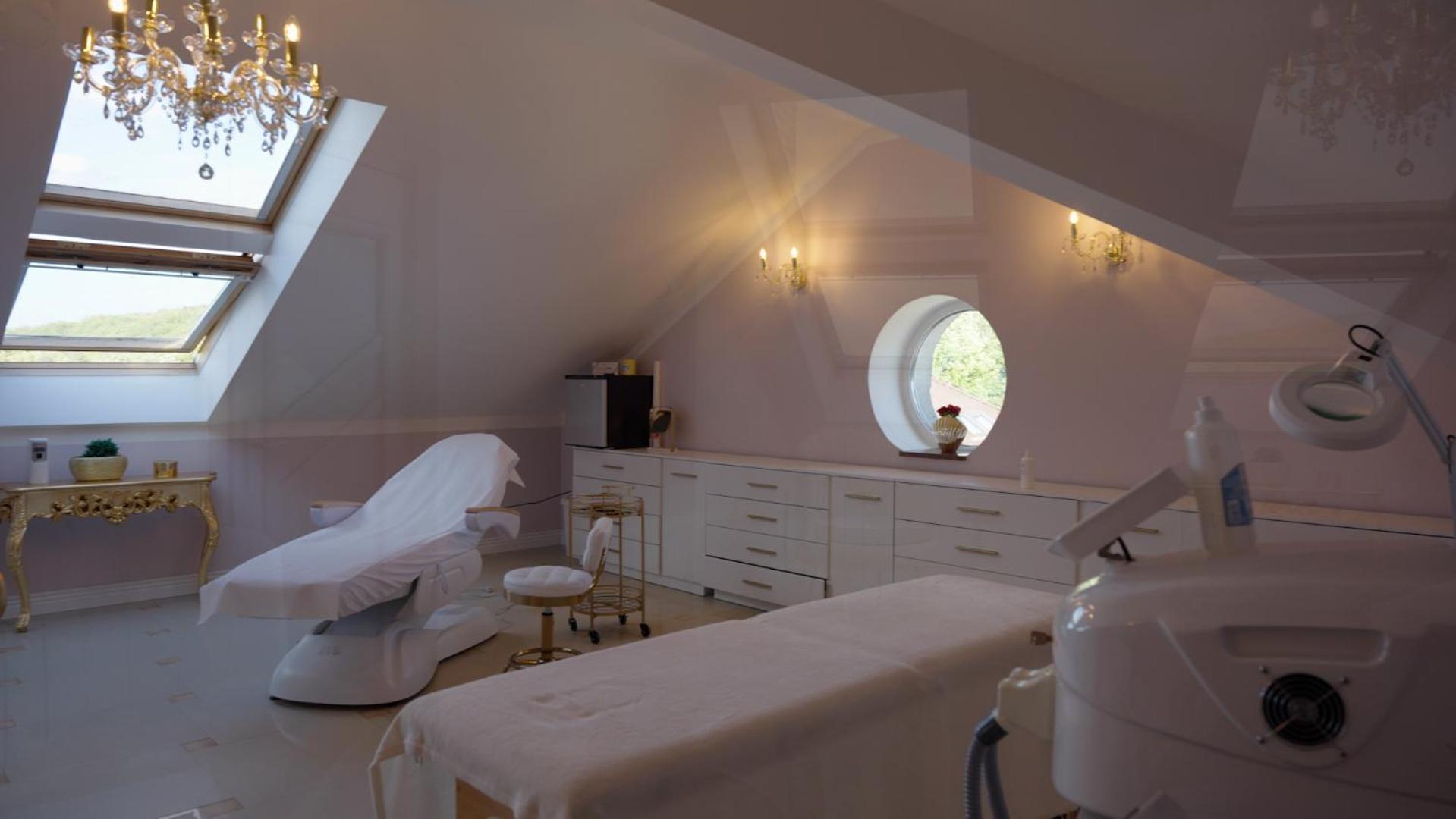 Hotel apartamentowy Dworek Krolewski Malgorzata *