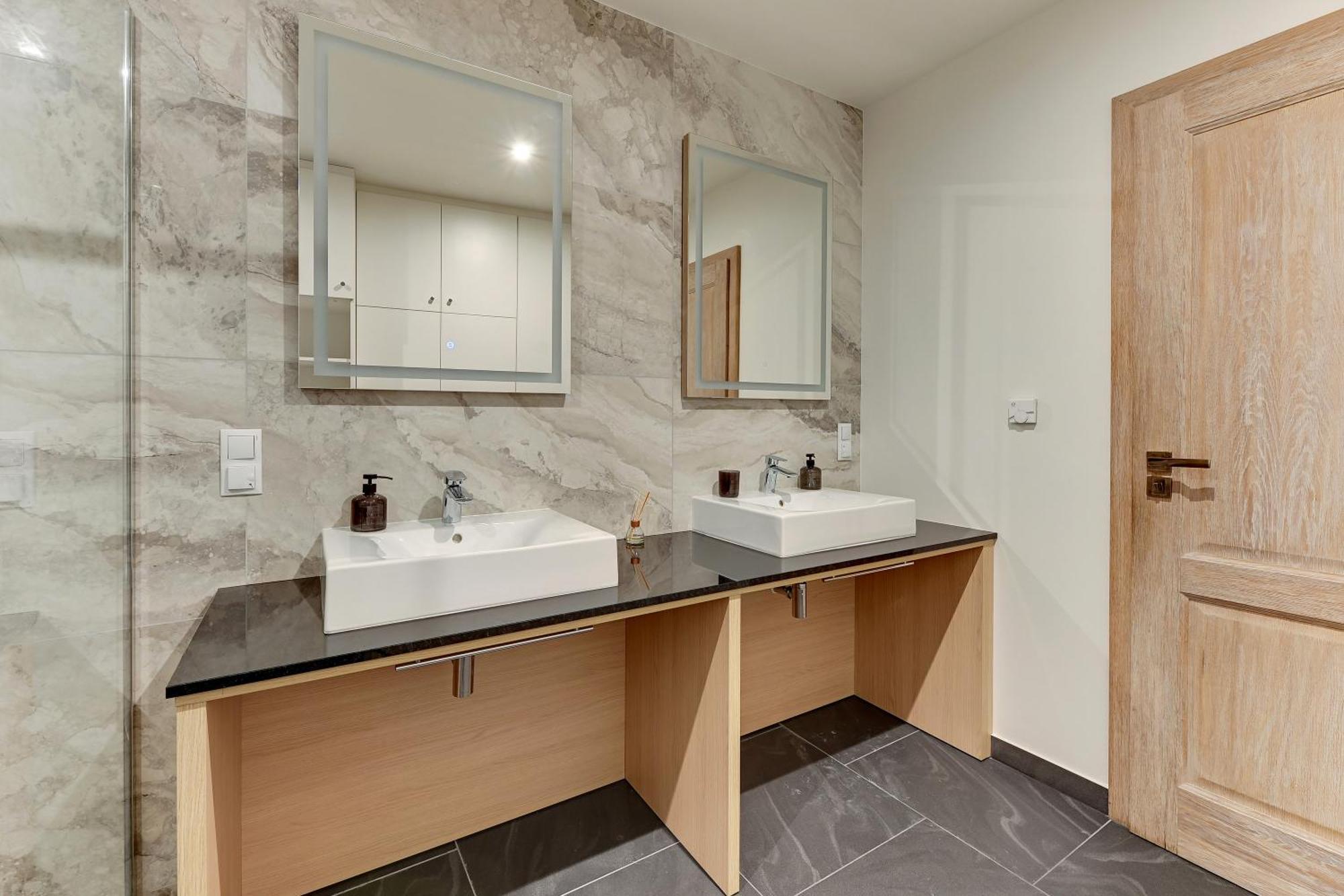 Pure - Location - By Grand Apartamento