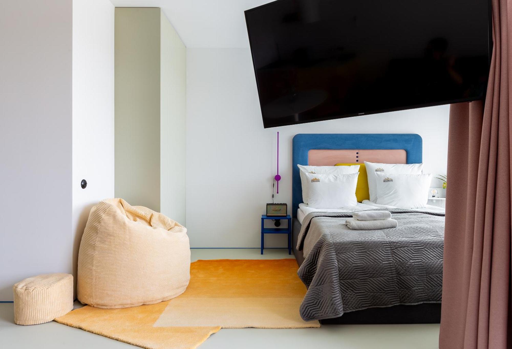 Chlebova - Riverside View Terrace, Free Parking, Gym & Kidsplay By Downtown *