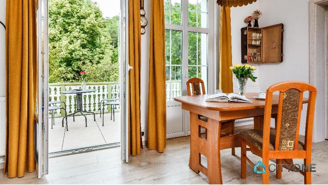 Apartament Z Weranda W Dworku Oliwskim * Gdańsk