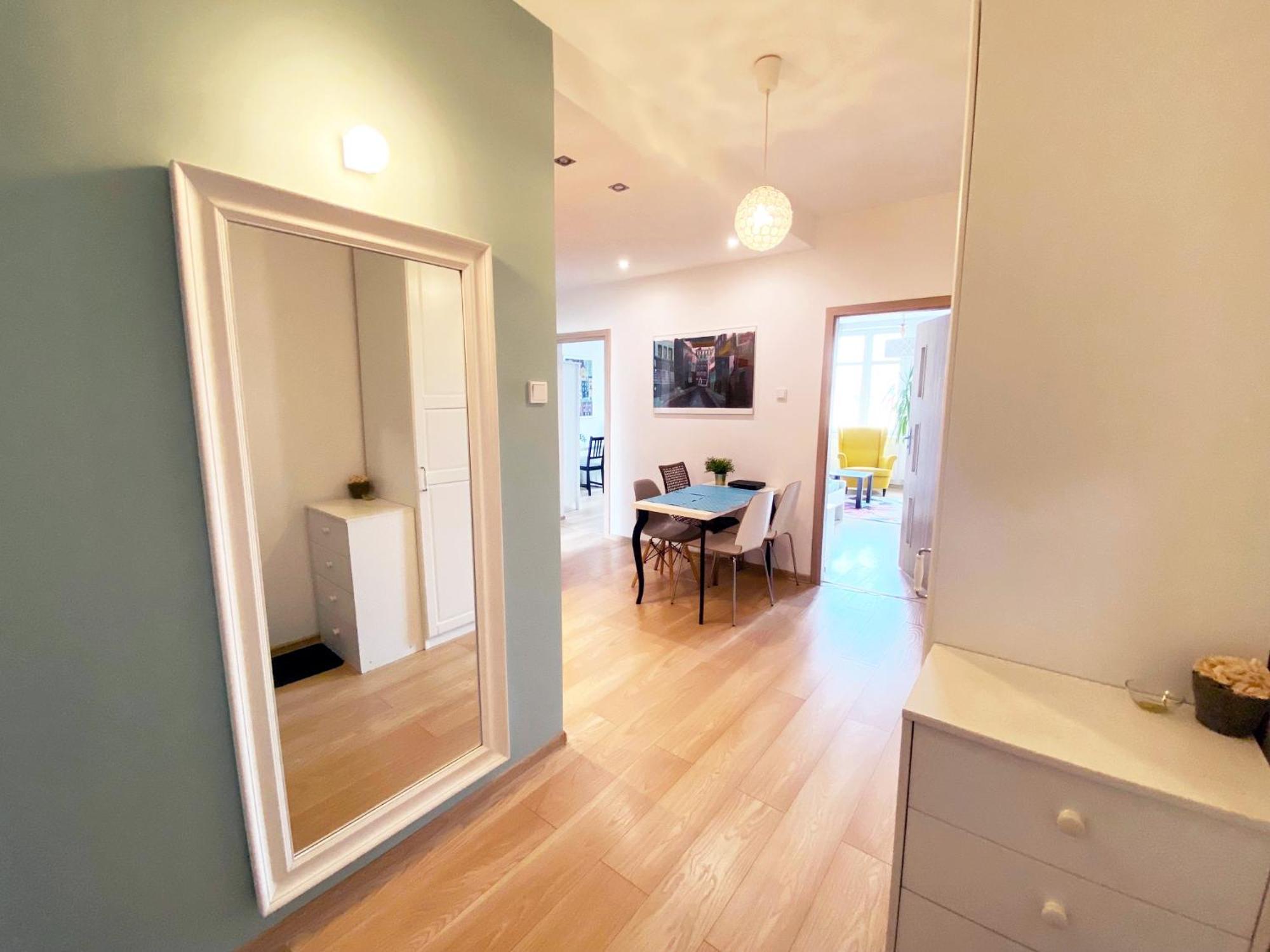 Hello Amazing River View 4 Bedrooms & Balcony Apartment *