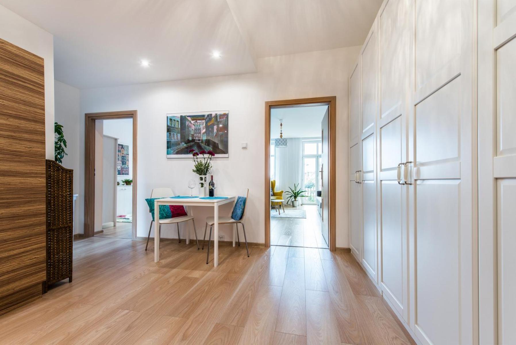 Hello Amazing River View 4 Bedrooms & Balcony Apartment