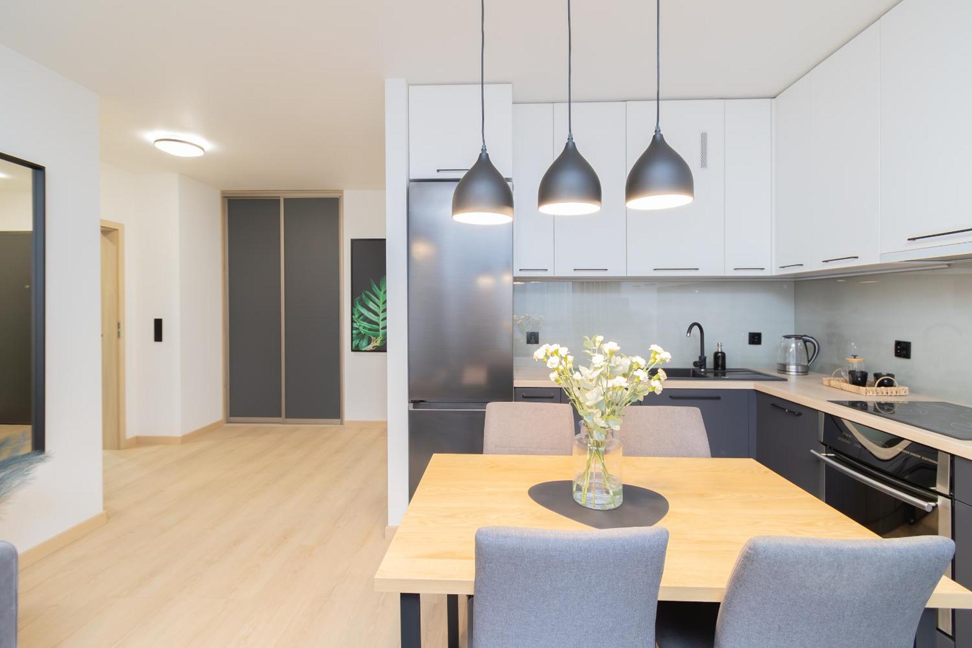 Glow Apartments, Luna Srodmiescie